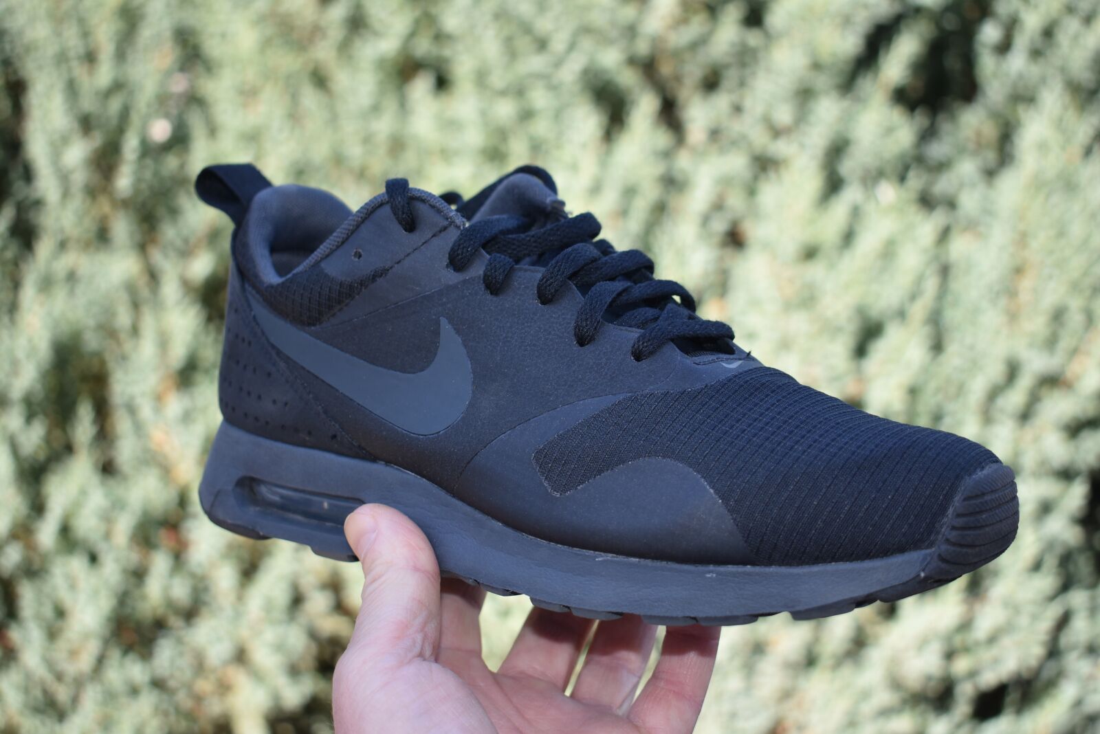 Nikon D3400 sample photo. Nike, sneakers, shoes photography