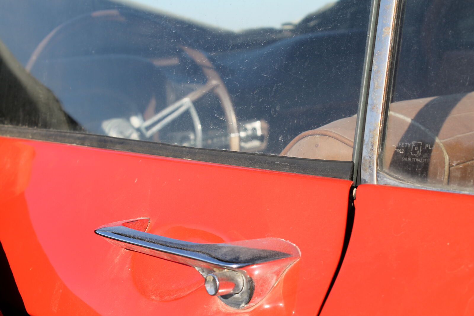 Canon EOS 1100D (EOS Rebel T3 / EOS Kiss X50) sample photo. Black, brown, car, cars photography