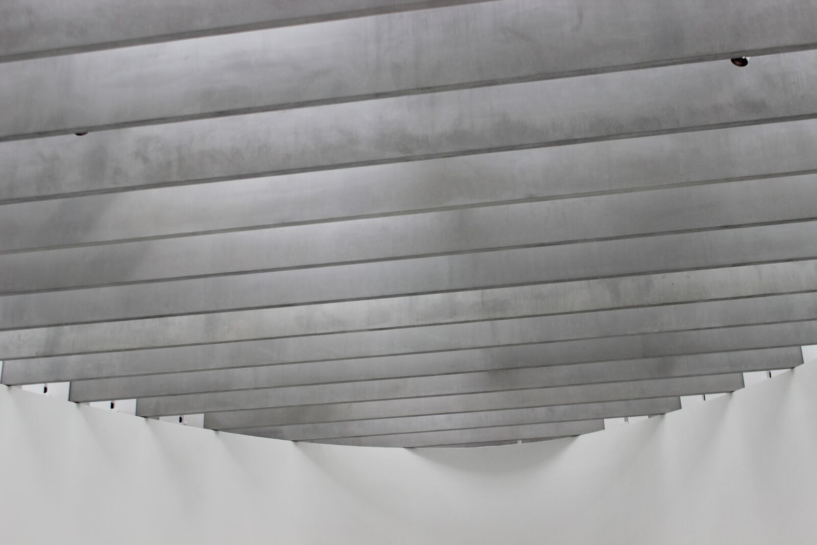 Canon EOS 600D (Rebel EOS T3i / EOS Kiss X5) sample photo. Abstract, gray, columns photography