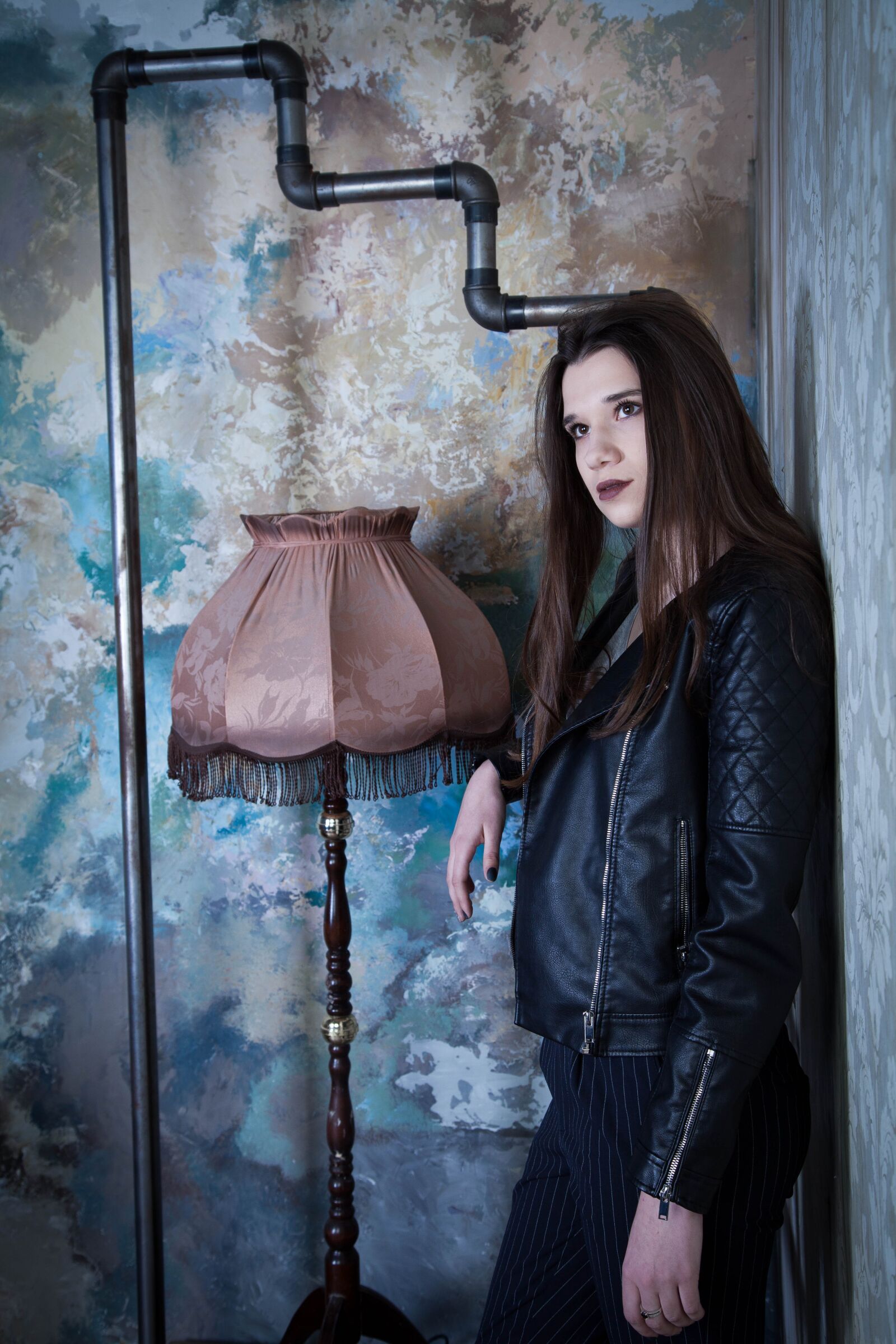 Canon EOS 5D Mark II sample photo. Girl, lamp, female photography