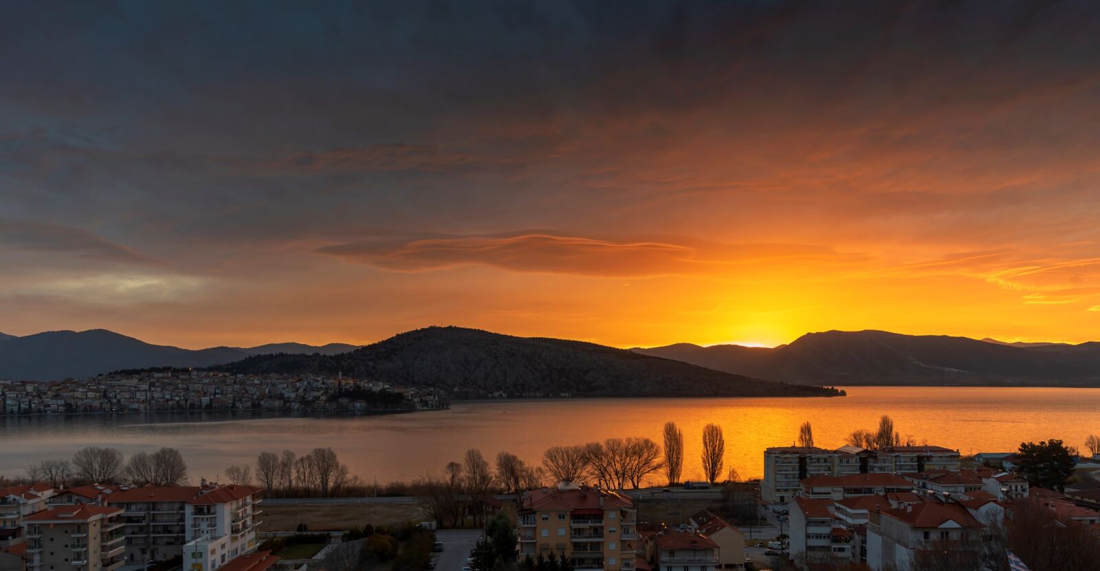 Nikon D750 sample photo. Sunrise, lake, city photography