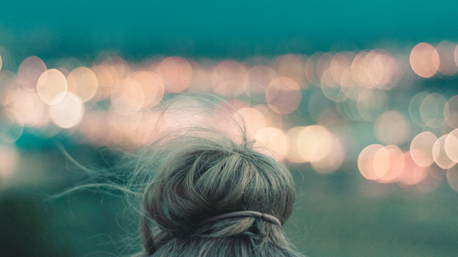 Canon EOS 750D (EOS Rebel T6i / EOS Kiss X8i) sample photo. Art, blur, bright, hair photography
