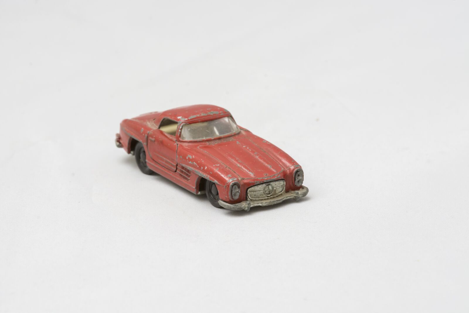 Nikon D7100 sample photo. Mercedes sl300, matchbox, found photography