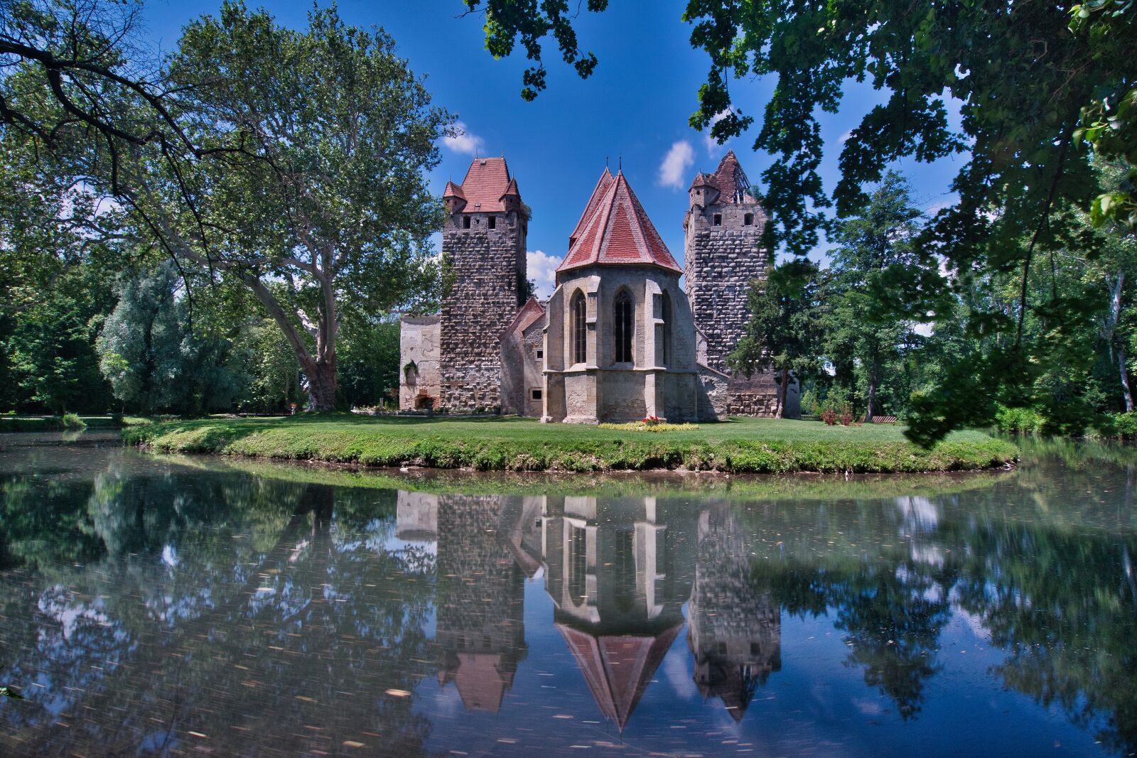 Nikon D5300 sample photo. Castle, mirroring, lake photography