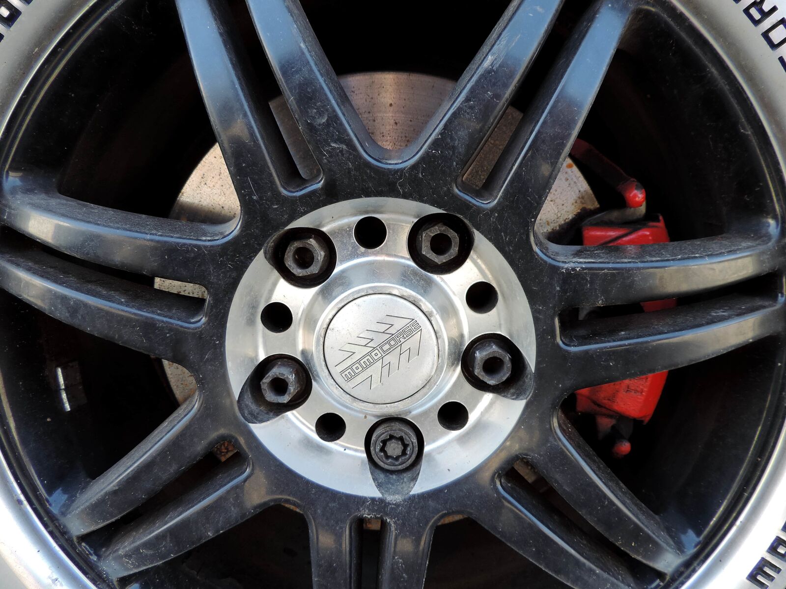 Nikon Coolpix P520 sample photo. Alloy, aluminum, tire, device photography