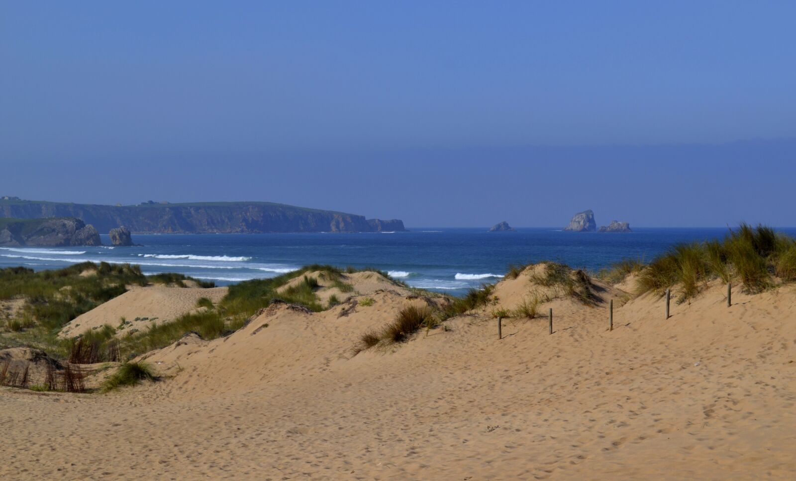 Nikon D3100 sample photo. Sand, beach, body of photography
