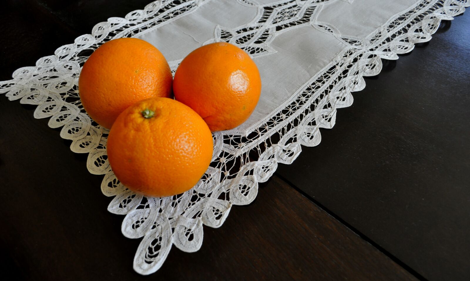 Nikon D5000 sample photo. Eating, fruit, orange photography
