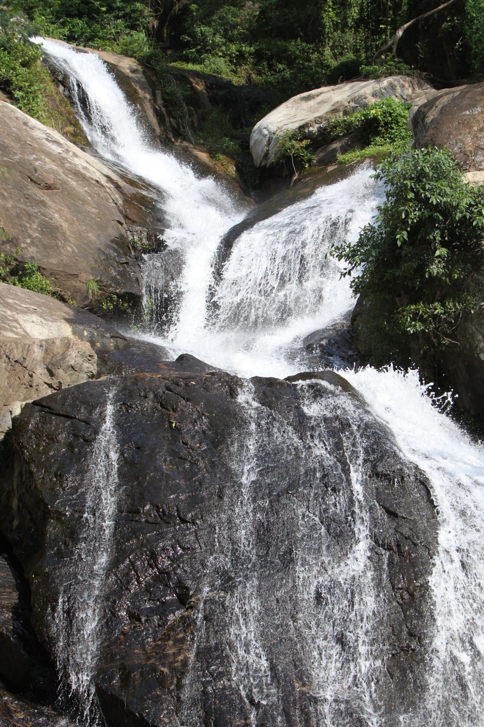 Canon EOS 500D (EOS Rebel T1i / EOS Kiss X3) sample photo. Waterfall, water, nature photography