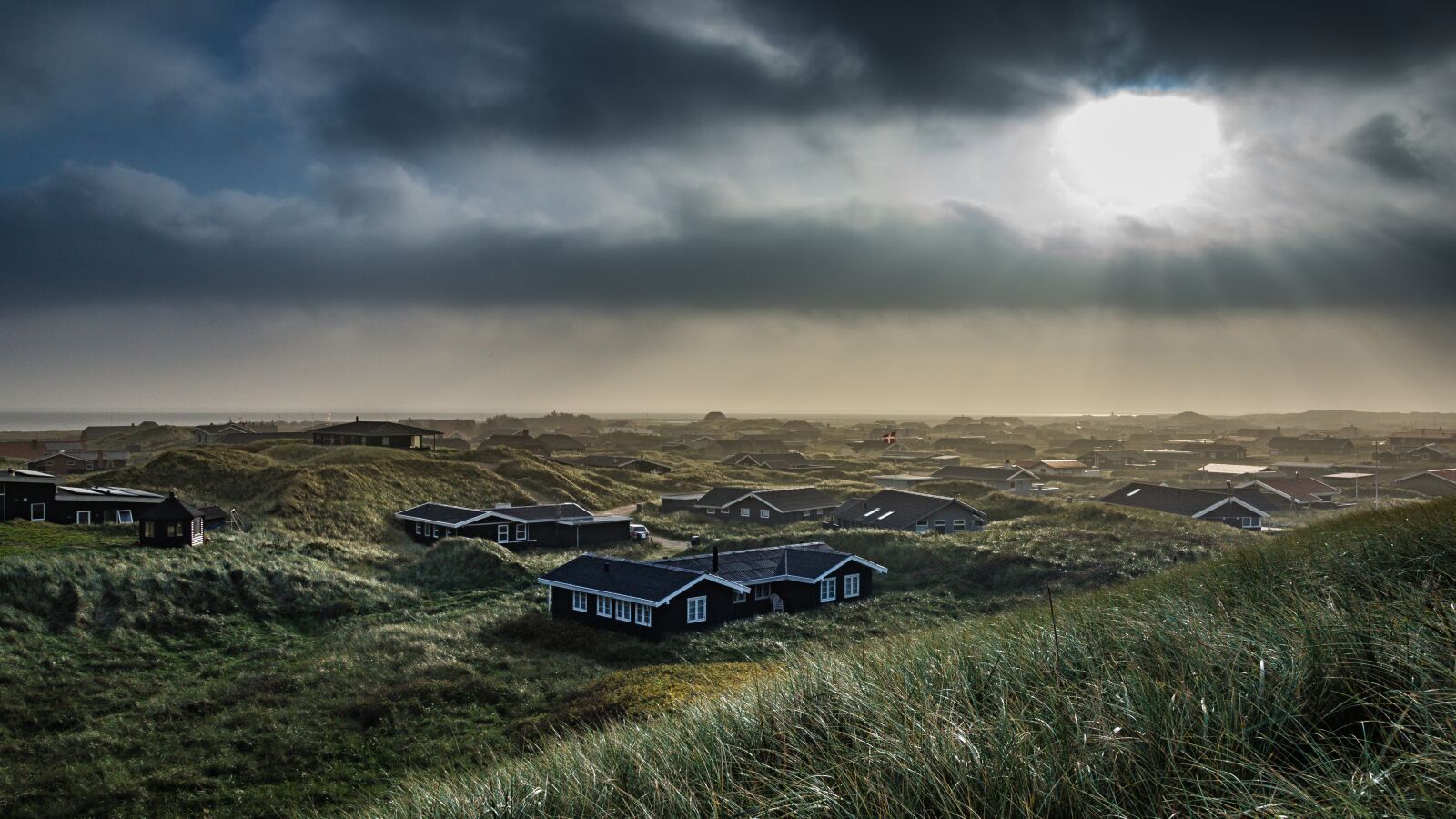 Sony SLT-A77 + DT 18-270mm F3.5-6.3 SSM sample photo. Denmark, abendstimmung, north sea photography