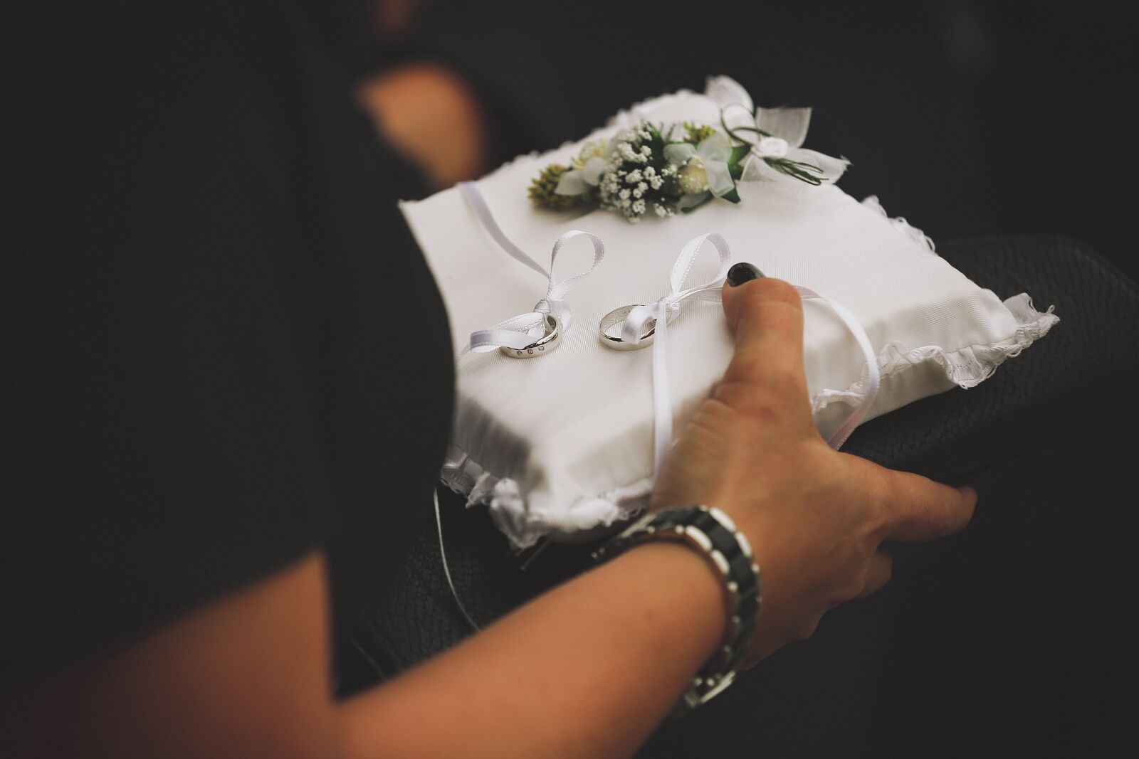 Canon EOS 5D Mark III sample photo. Wedding ring, pillow, rings photography