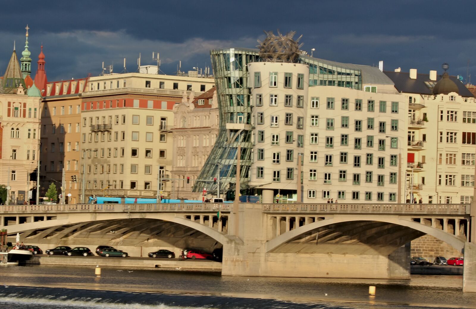 Canon EOS 550D (EOS Rebel T2i / EOS Kiss X4) sample photo. Prague, the waterfront, the photography