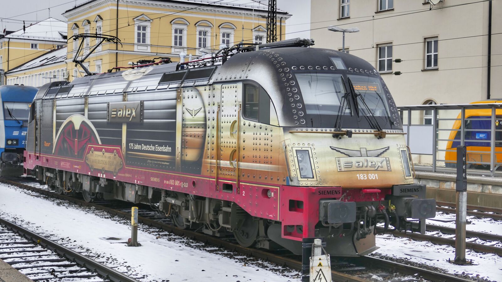 Panasonic Lumix DMC-FZ1000 sample photo. Train, railway, locomotive photography