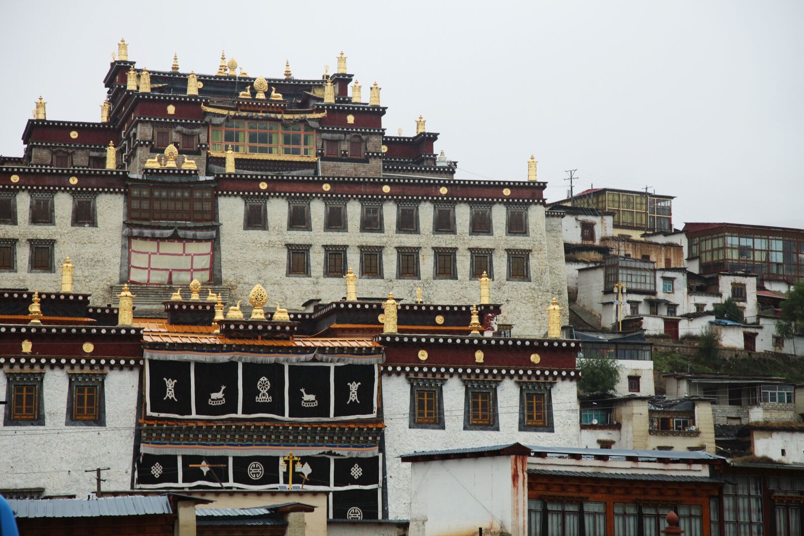 Canon EOS 5D Mark II sample photo. Songzanlin lamasery, yunnan, temple photography