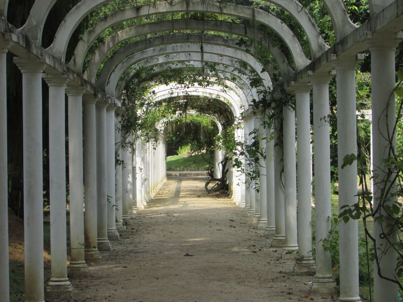 Canon PowerShot SX400 IS sample photo. Architecture, green, old photography