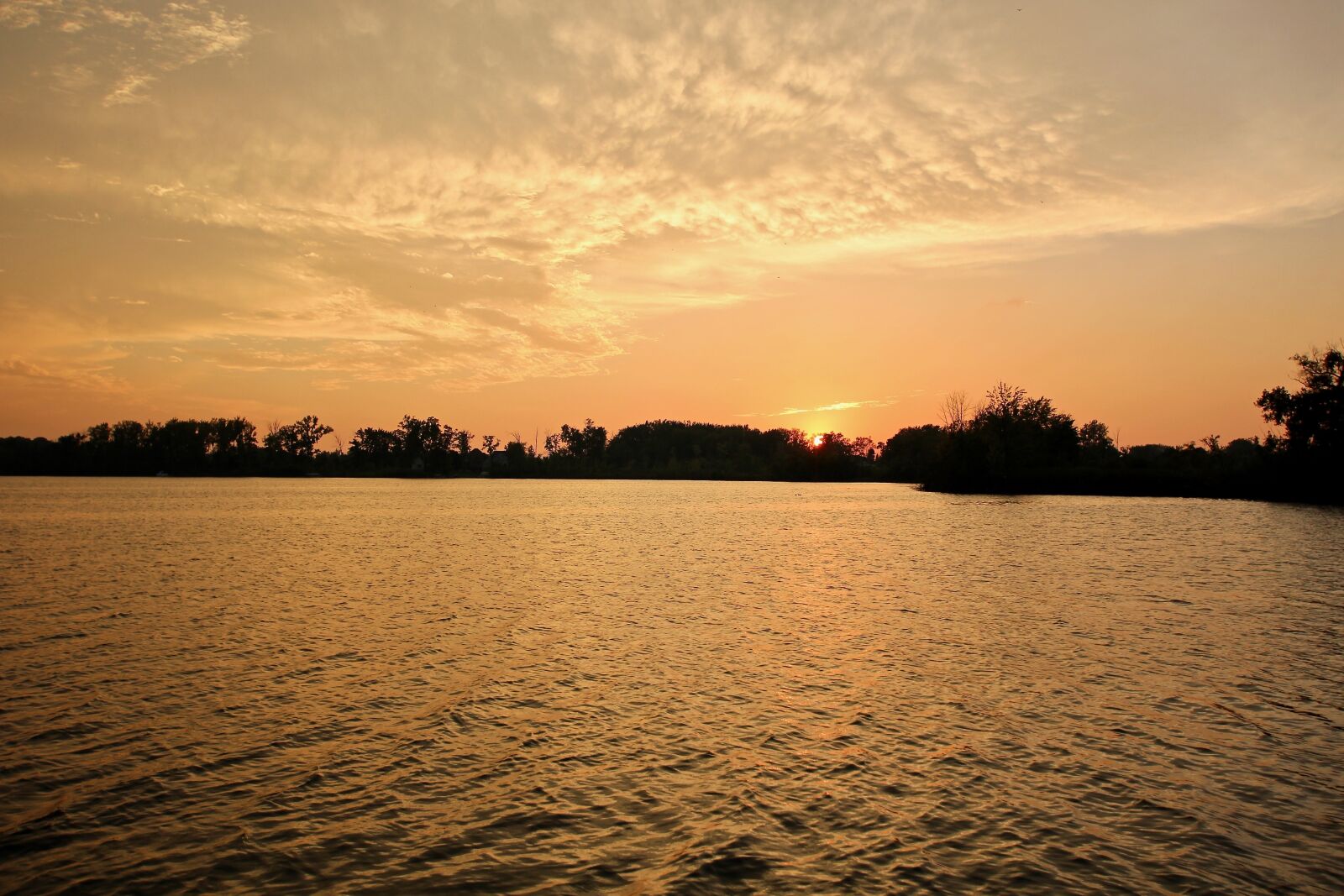 Canon EOS 100D (EOS Rebel SL1 / EOS Kiss X7) sample photo. Waterfront, sunset, lake photography