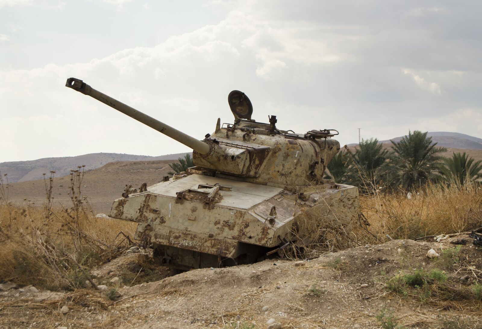 Nikon D5100 sample photo. Army tank, jordan river photography