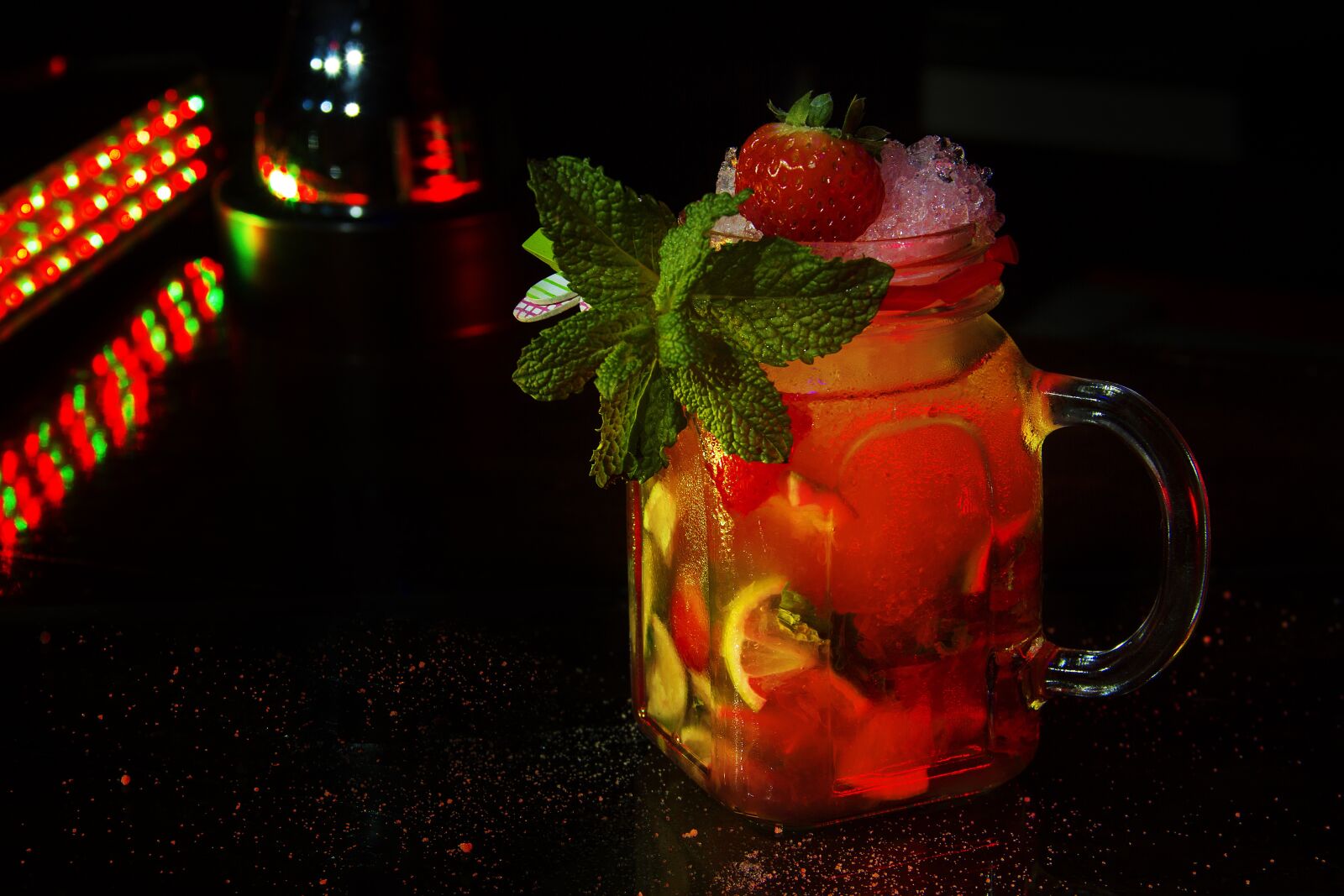 Canon EOS 550D (EOS Rebel T2i / EOS Kiss X4) sample photo. Cocktail, strawberry margarita, strawberry photography