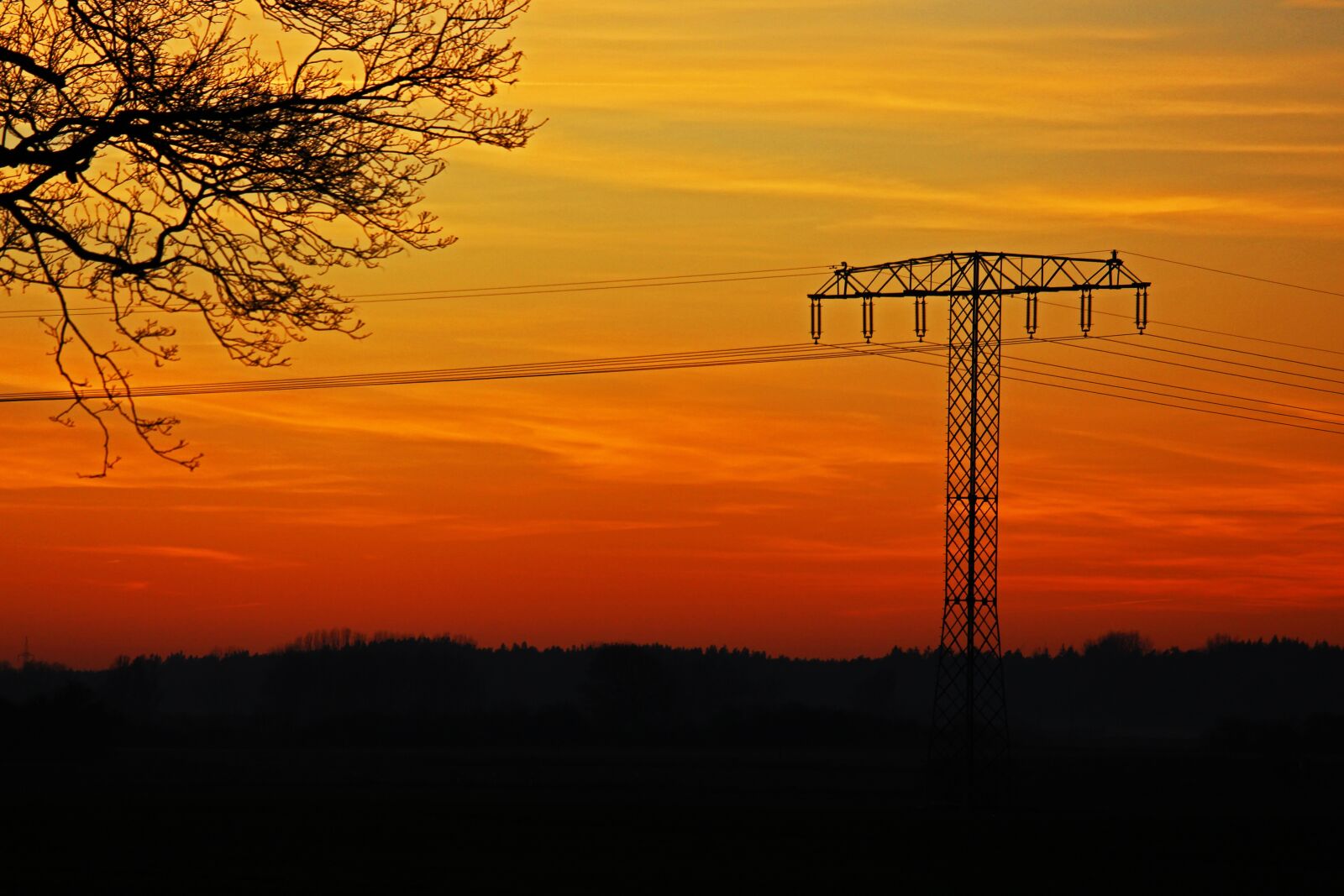 Canon EF-S 55-250mm F4-5.6 IS STM sample photo. Sunset, strommast, current photography