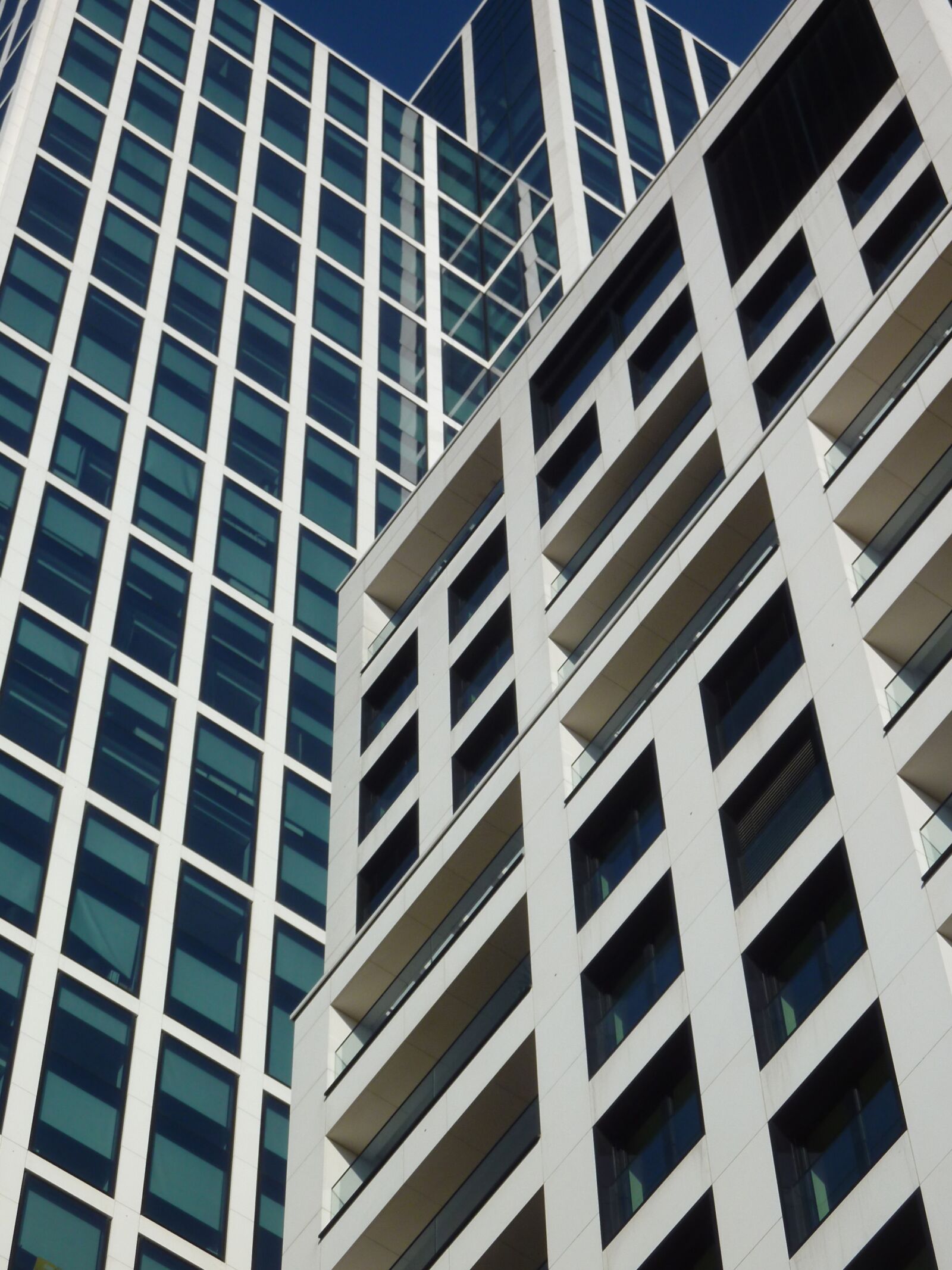 Panasonic DMC-TZ7 sample photo. Glass, architecture, skyscraper photography