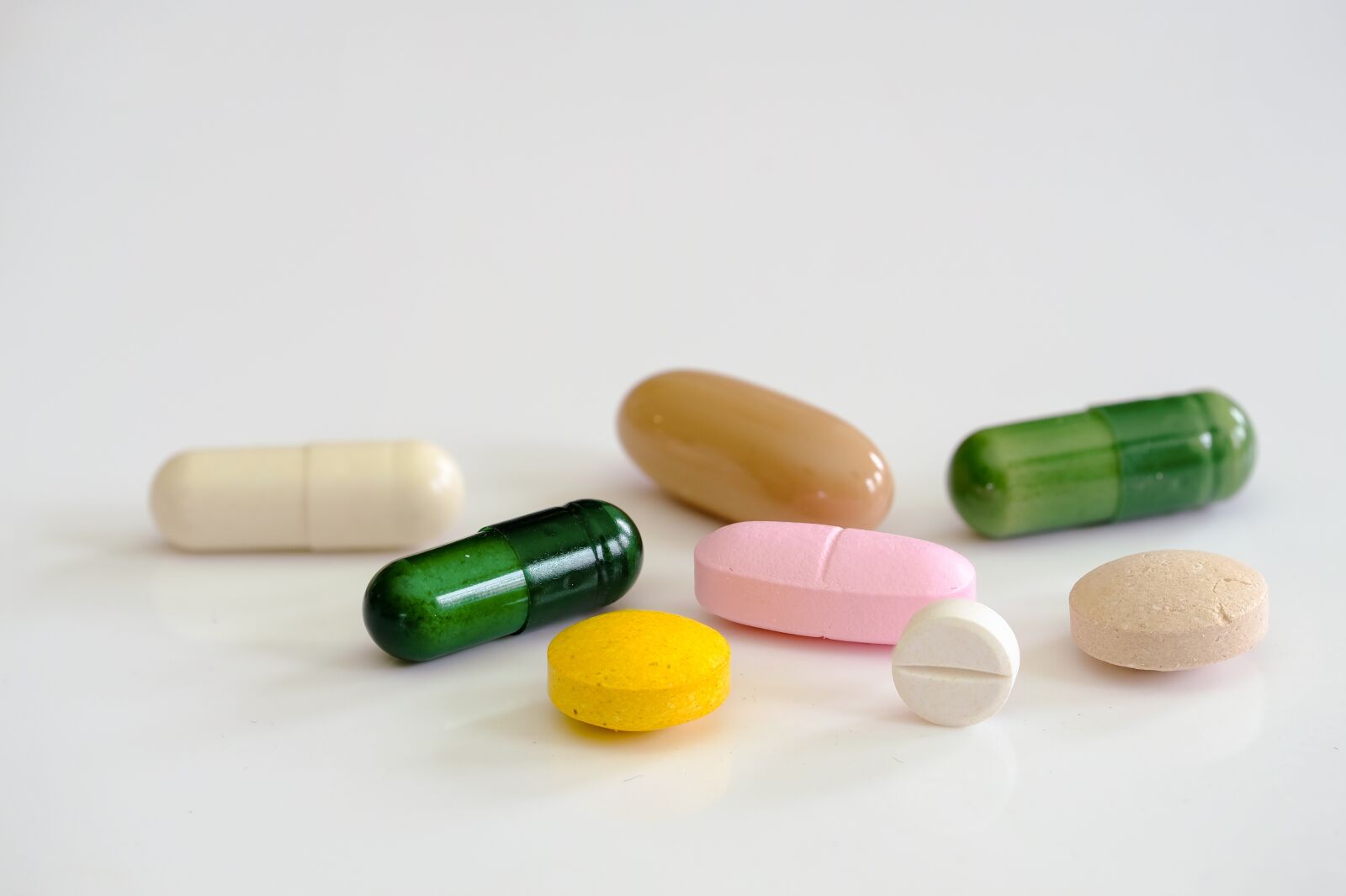 Fujifilm X-T2 + Fujifilm XF 80mm F2.8 R LM OIS WR Macro sample photo. Tablets, pills, medical photography