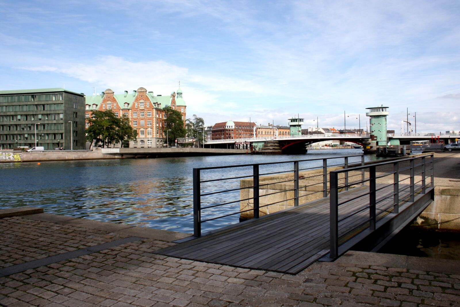 Canon EOS 1000D (EOS Digital Rebel XS / EOS Kiss F) sample photo. Bridge, city, scandinavia photography
