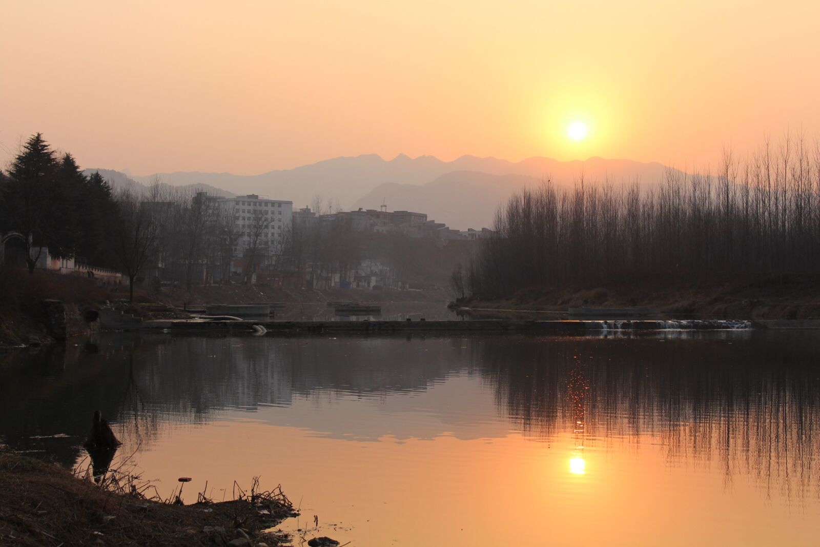 Canon EOS 650D (EOS Rebel T4i / EOS Kiss X6i) sample photo. Sunset, ferry, distant hills photography