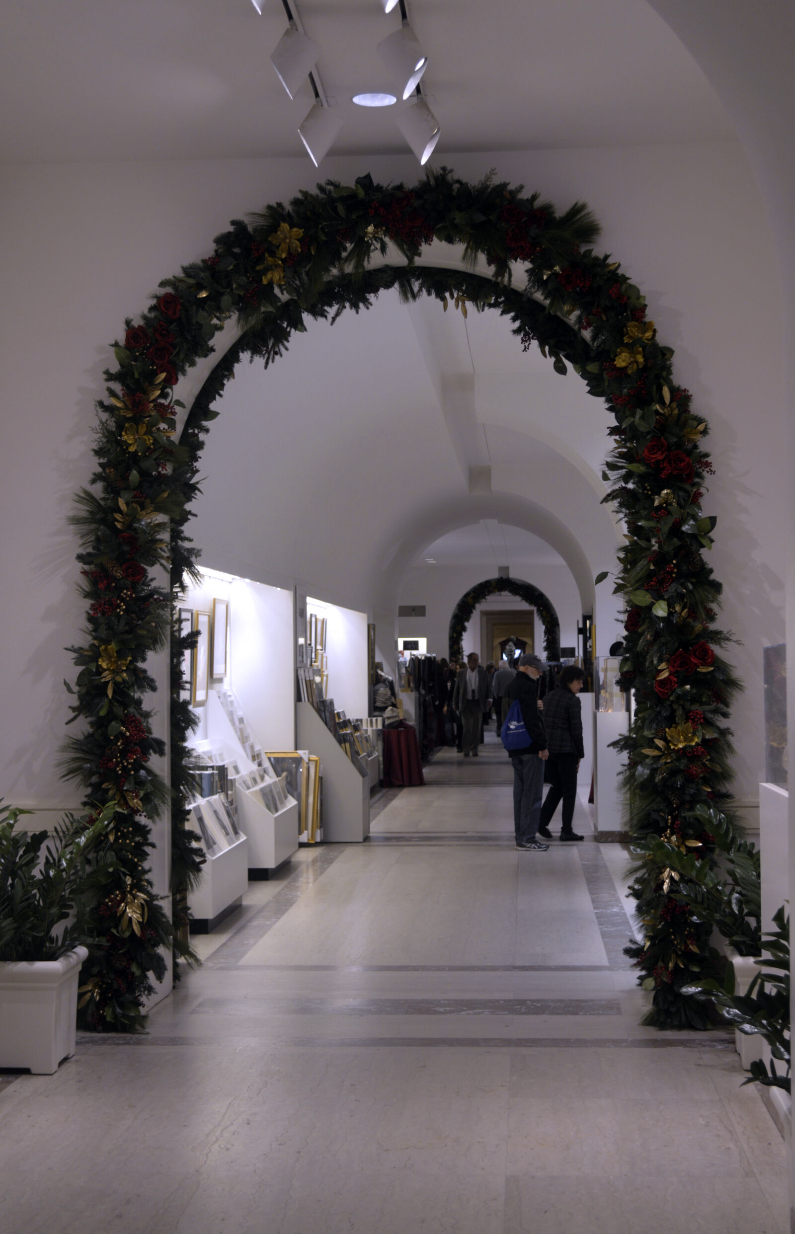 Nikon D3200 sample photo. Arches, art, gallery, books photography
