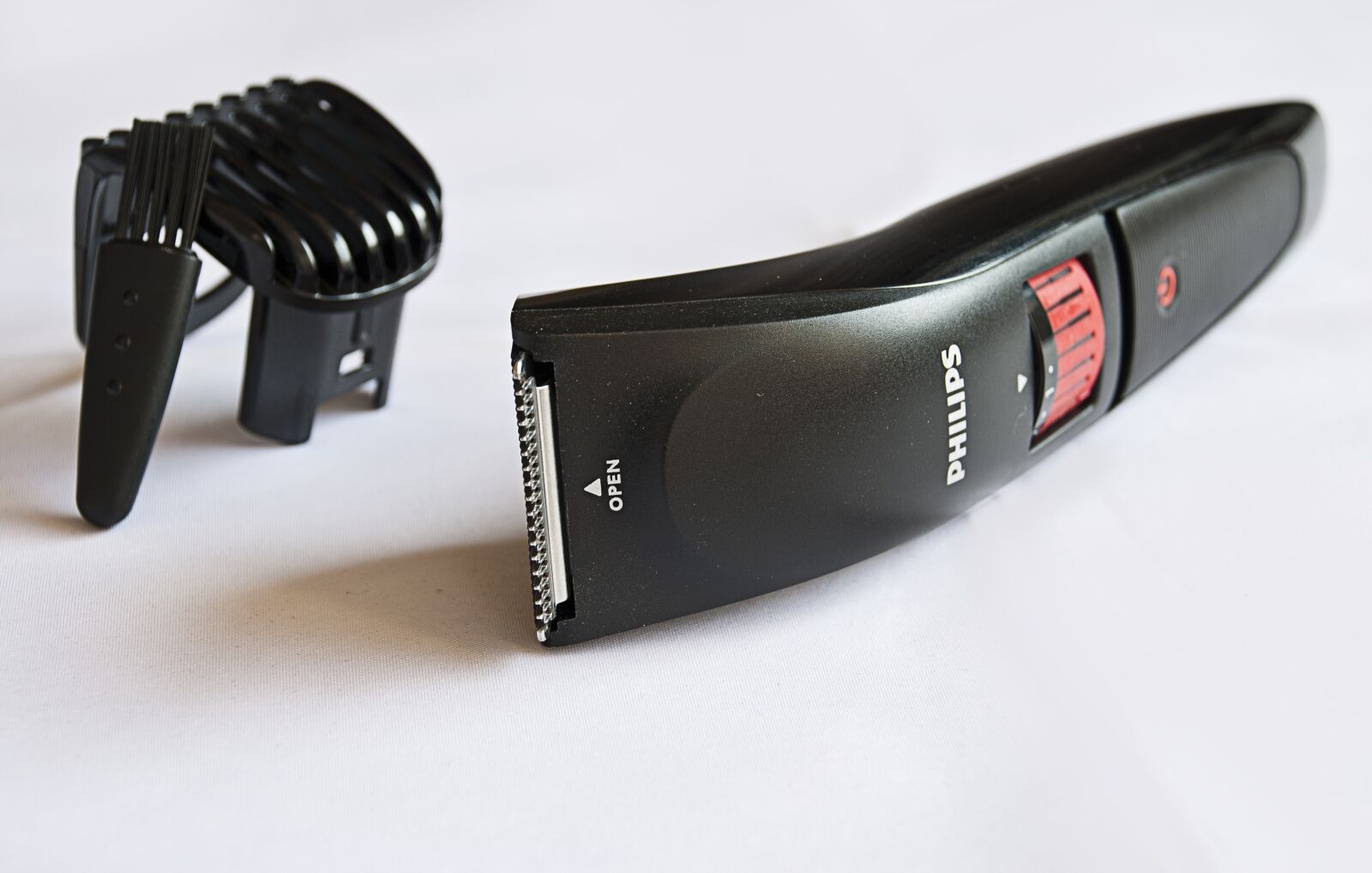 Nikon D60 sample photo. Electronics, shaver, hair dressing photography