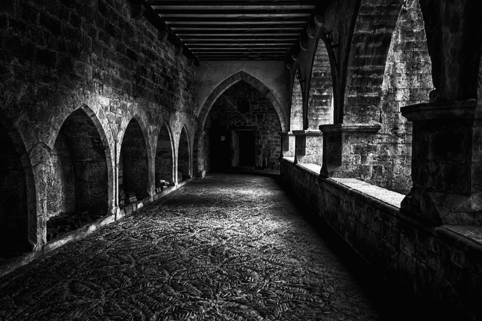 Nikon D3300 sample photo. Cloitre, eglise, collegiale, royale photography