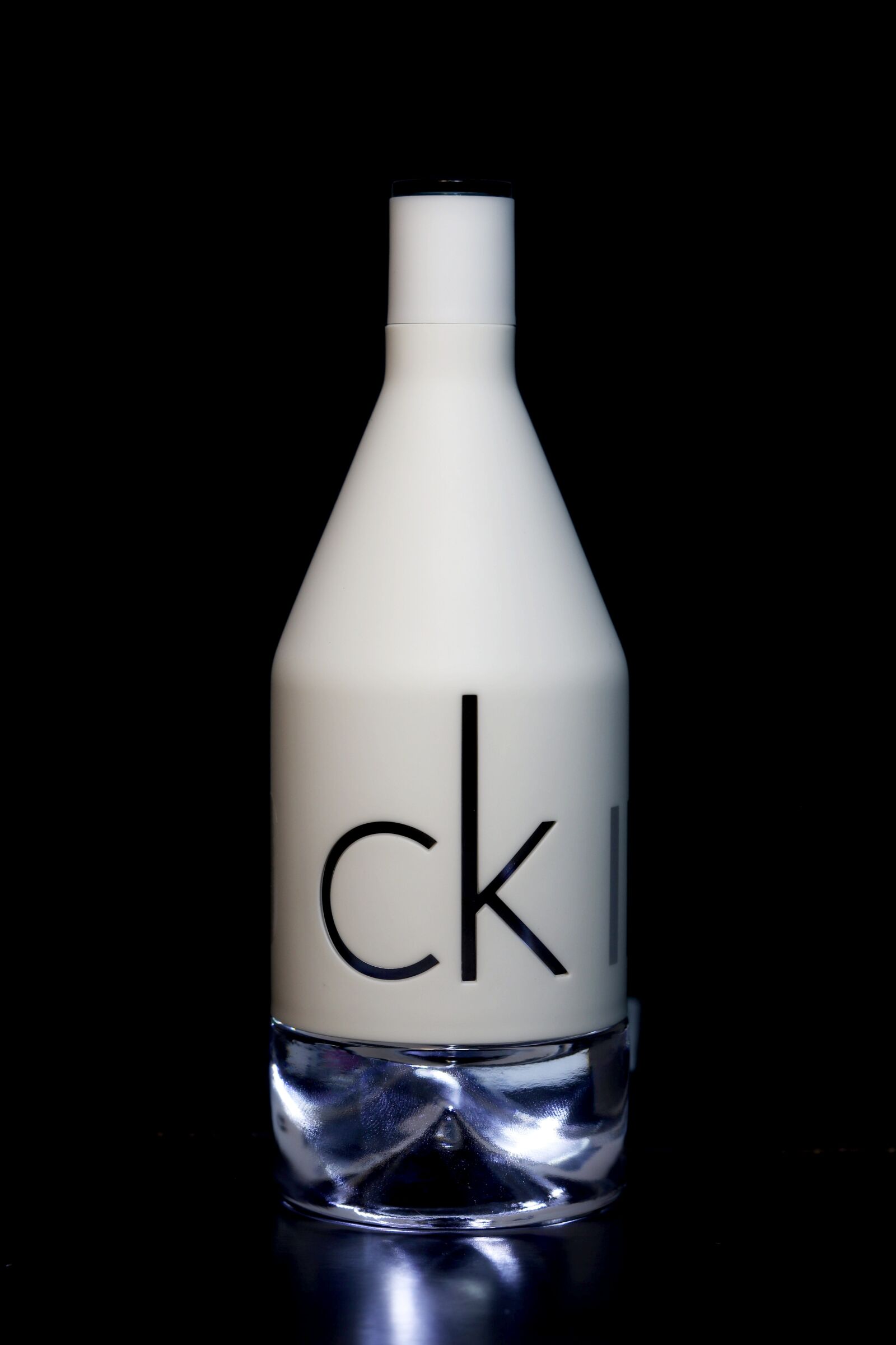 Canon EOS 80D sample photo. Perfume, male, the smell photography