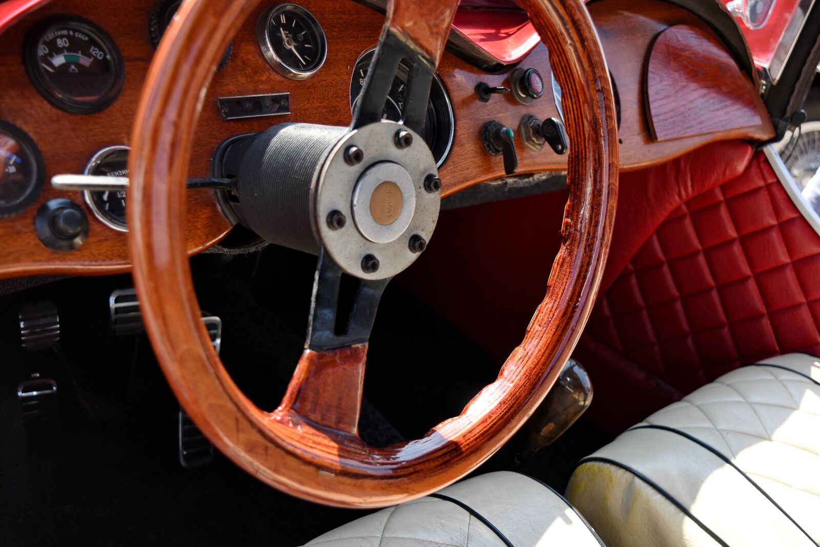Nikon D5500 sample photo. Car seat, steering wheel photography