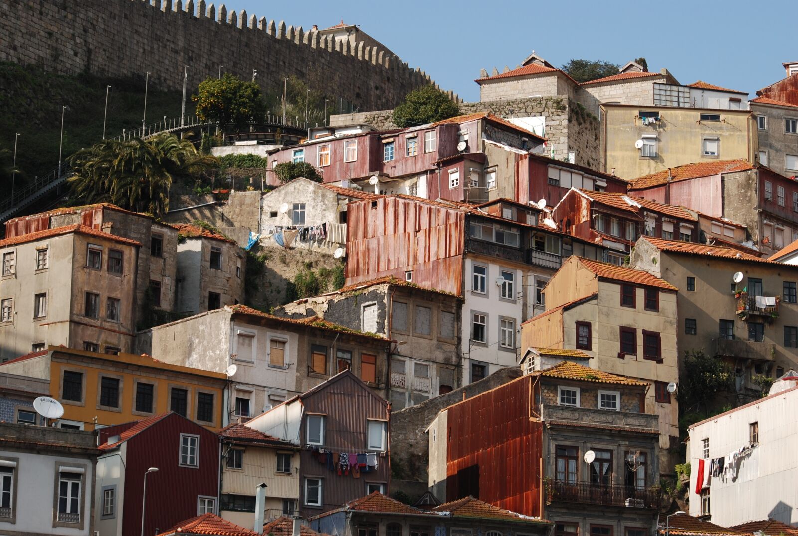 Nikon D80 sample photo. People, hillside, houses photography