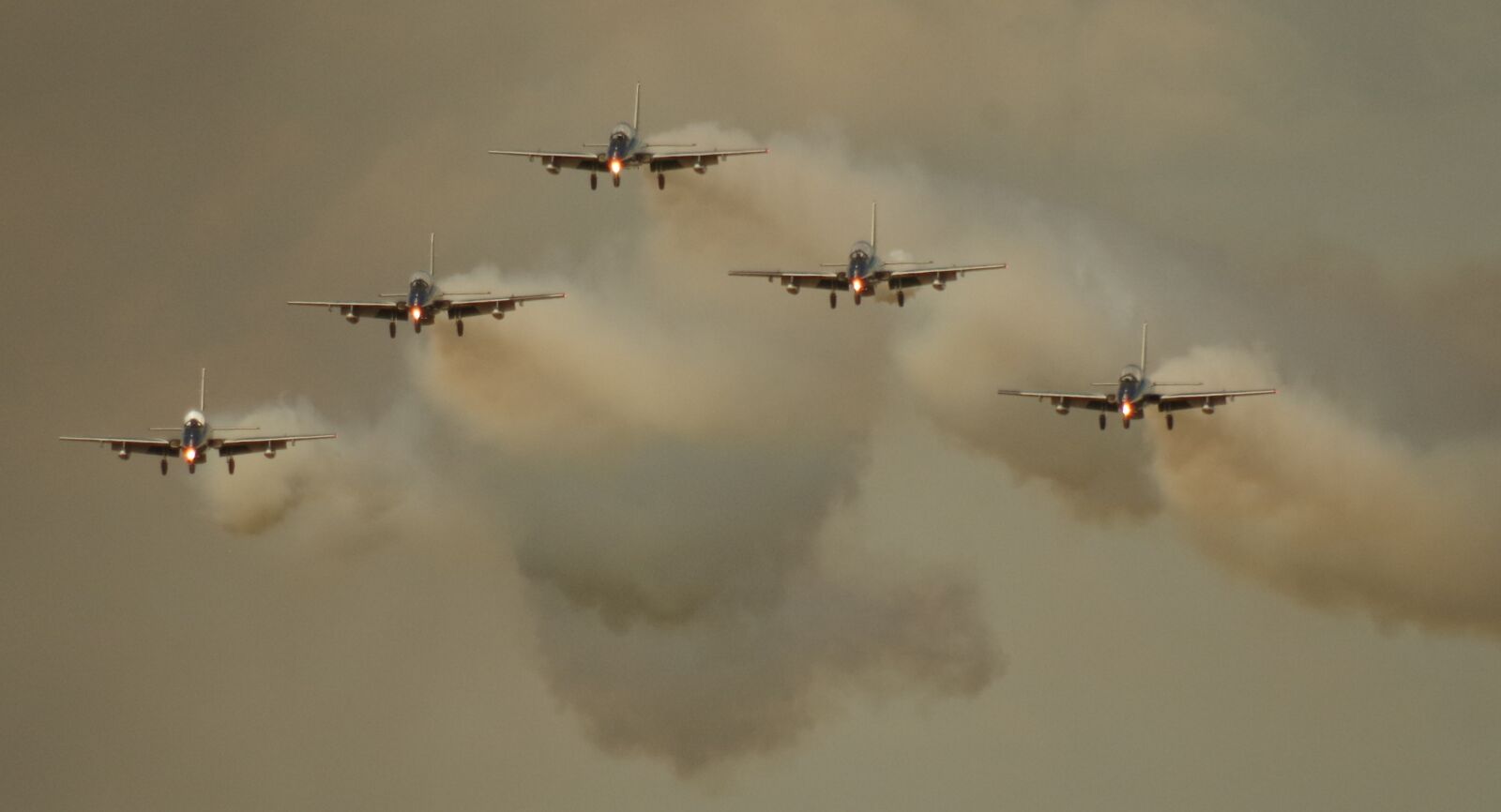 Pentax K-30 sample photo. Unity, teamwork, togetherness photography