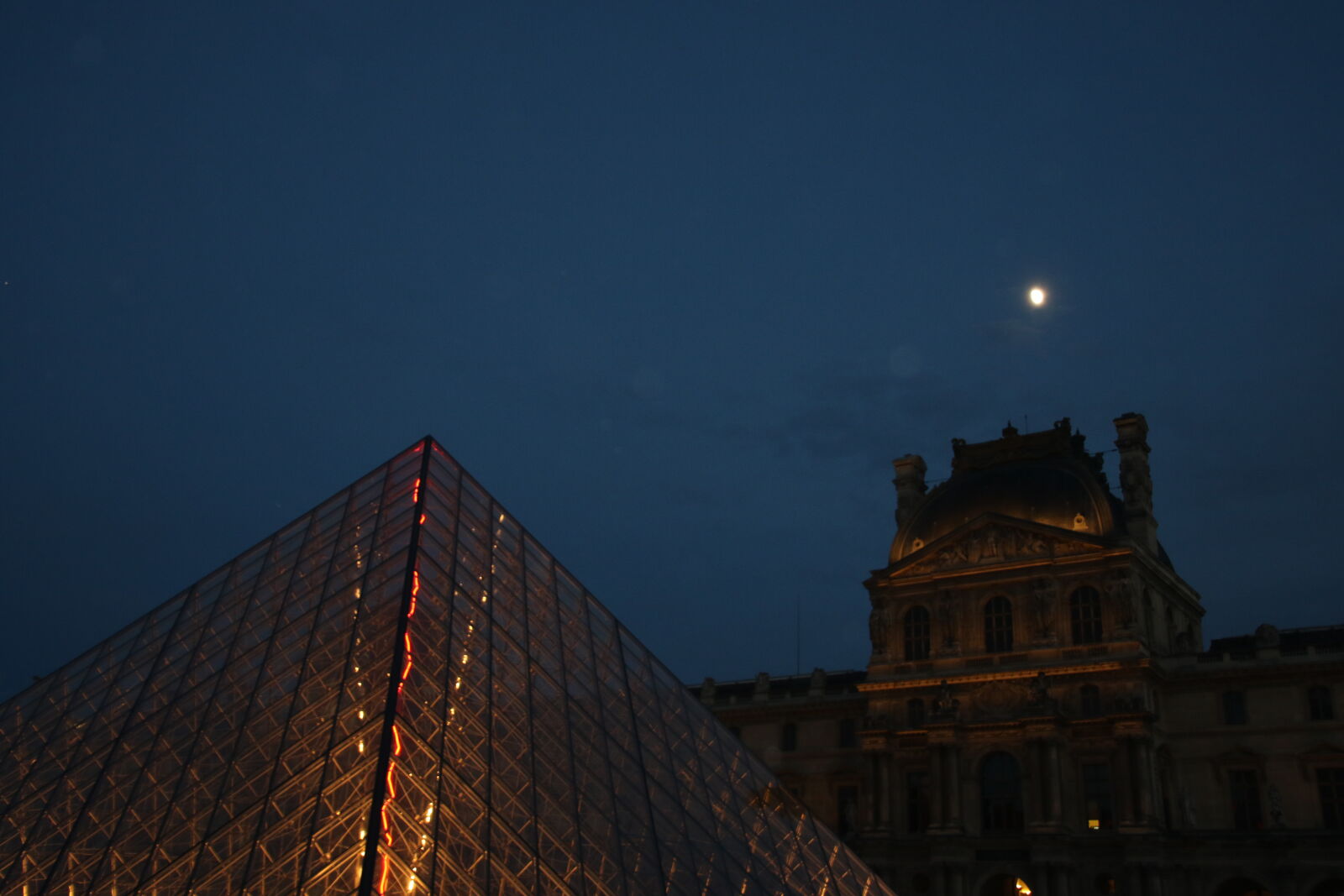 Canon EOS 7D Mark II sample photo. Architecture, construction, evening, france photography