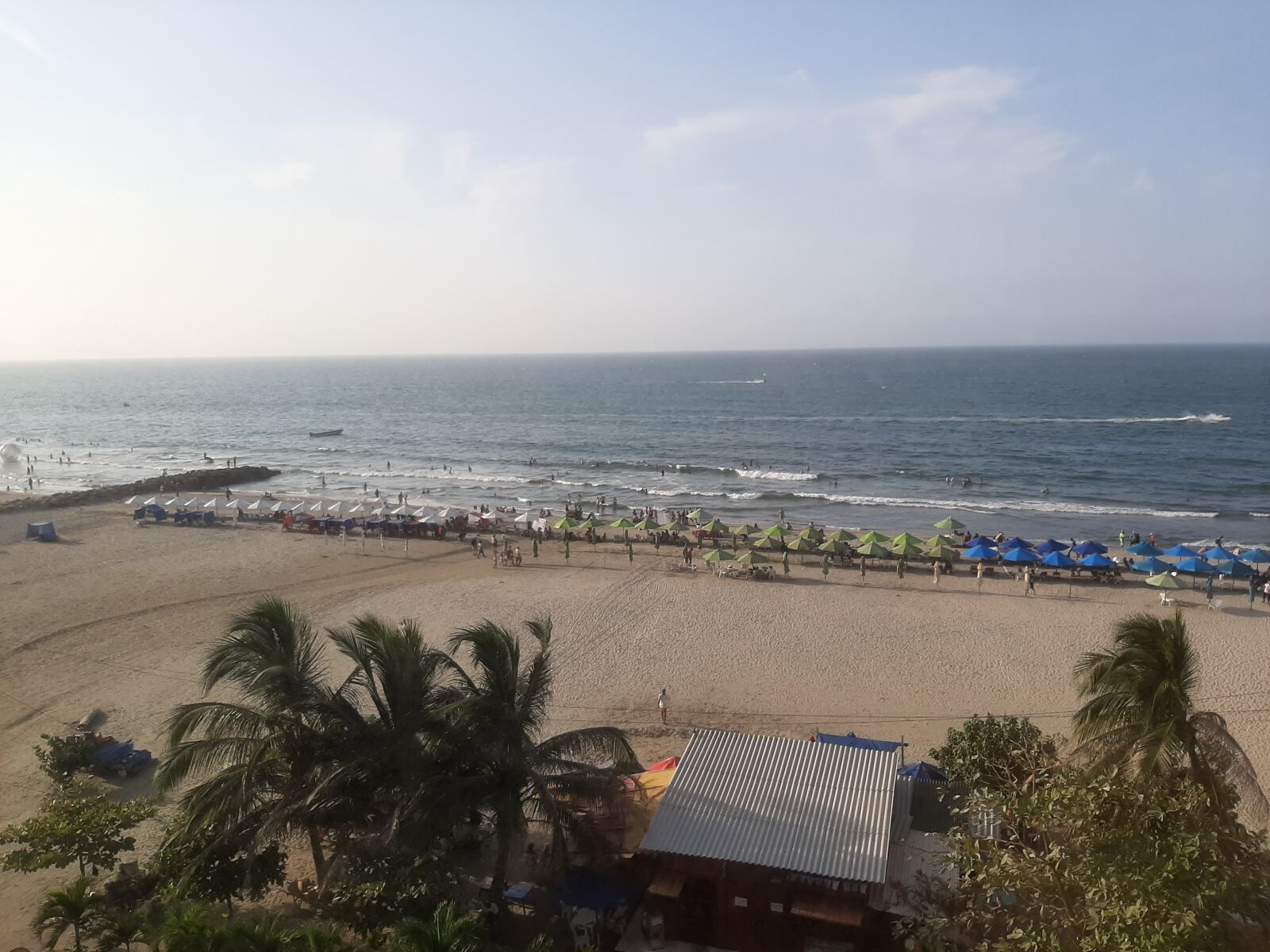 Samsung Galaxy A50 sample photo. Beach, tents, cartagena photography