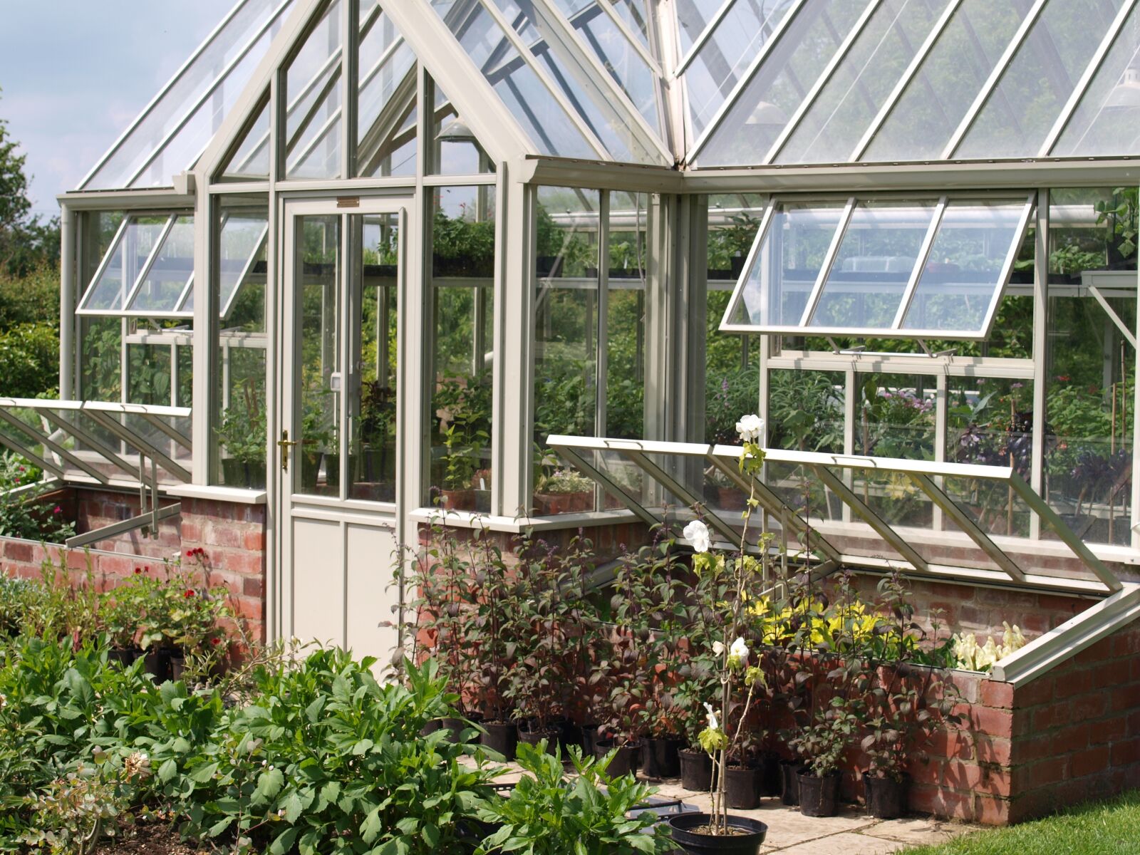 Olympus E-520 (EVOLT E-520) sample photo. Greenhouse, garden, glass photography