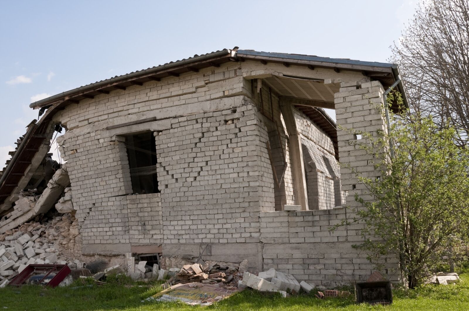 Nikon D300 sample photo. Earthquake, rubble, collapse photography