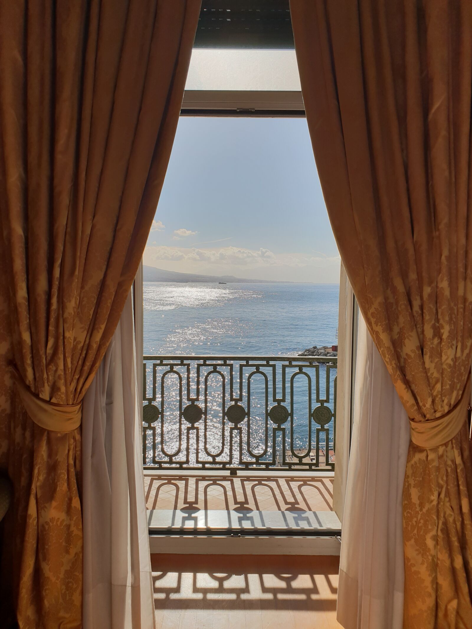 Samsung Galaxy S9+ sample photo. Naples, italy, gulf photography