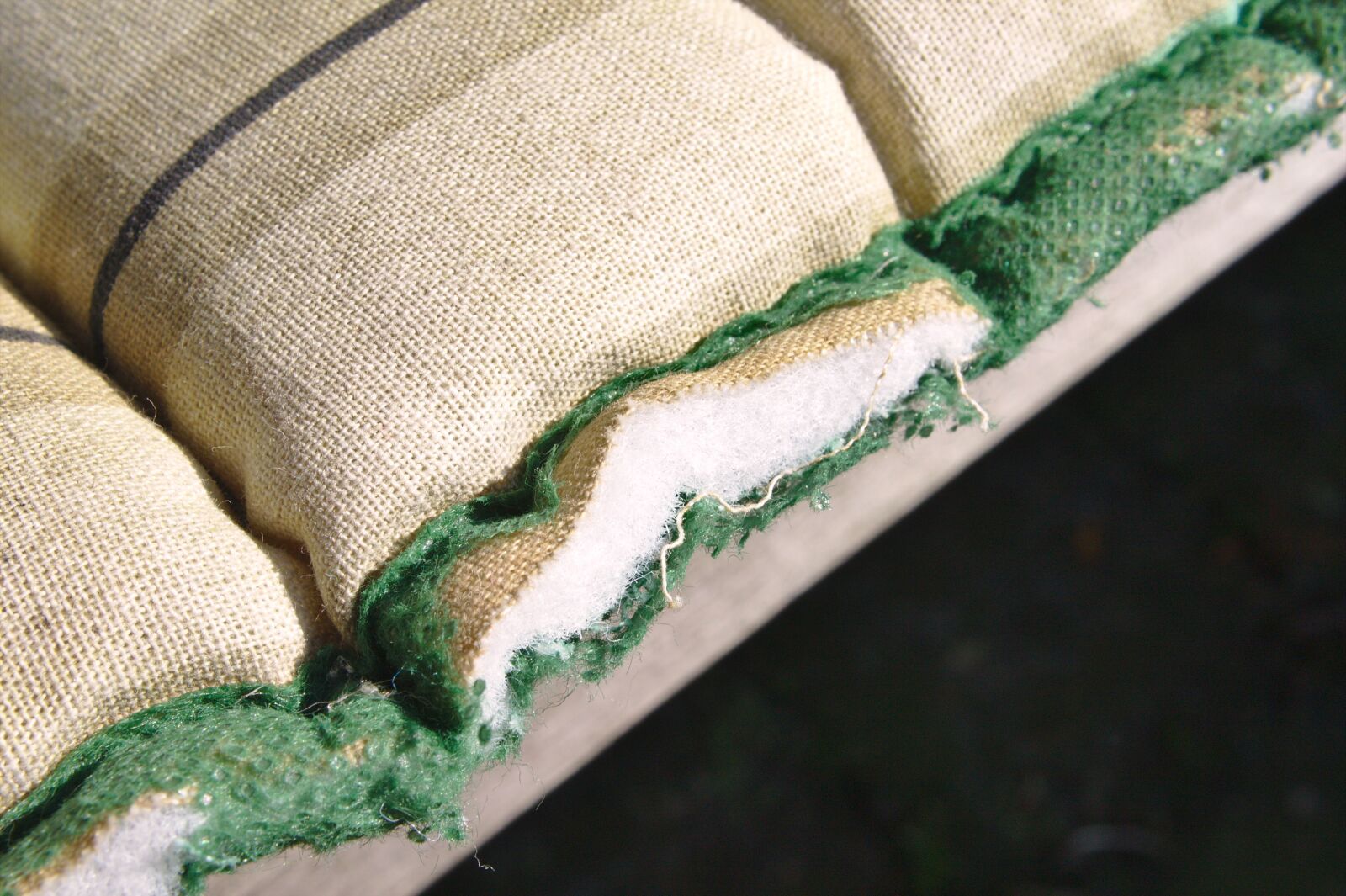 Canon EOS 1100D (EOS Rebel T3 / EOS Kiss X50) sample photo. Cushion, worn, soft photography
