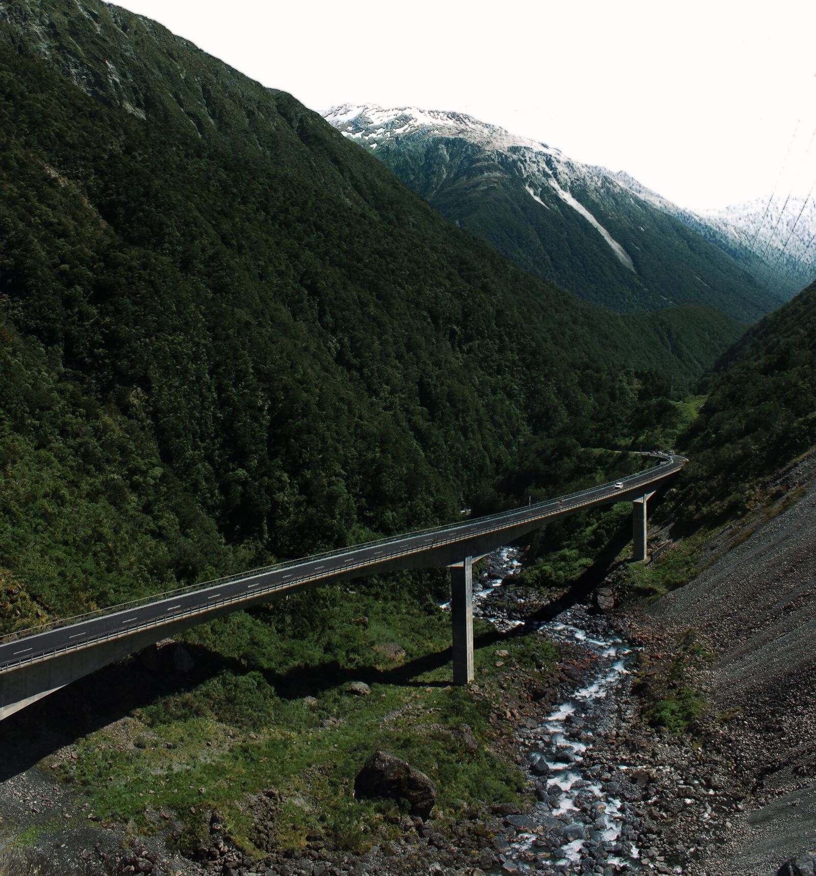Canon EOS 600D (Rebel EOS T3i / EOS Kiss X5) sample photo. Bridge, grass, mountains, nature photography