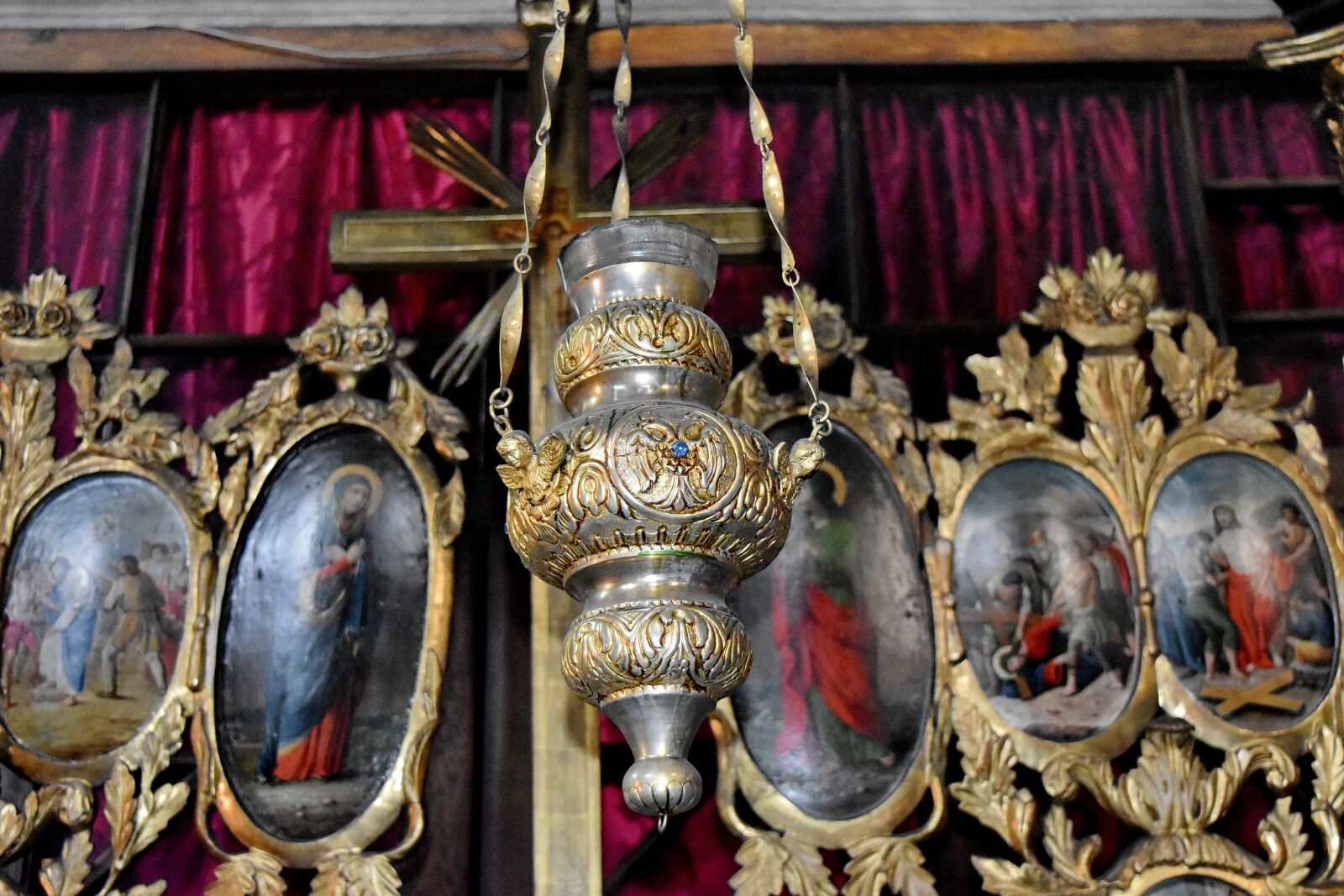 Nikon D5500 sample photo. Altar, handmade, hanging, interior photography