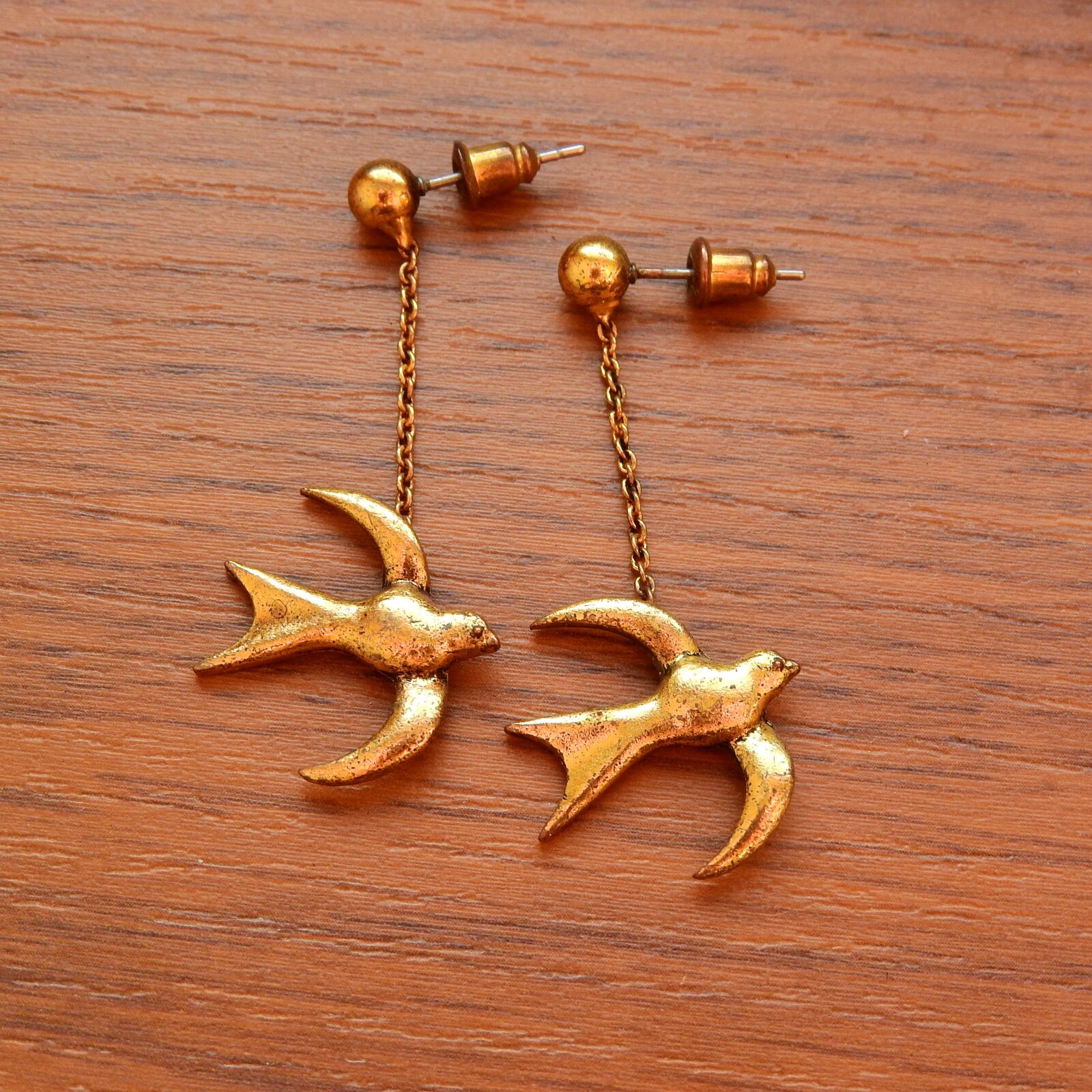 Nikon Coolpix P610 sample photo. Earrings, swallows, gold earrings photography
