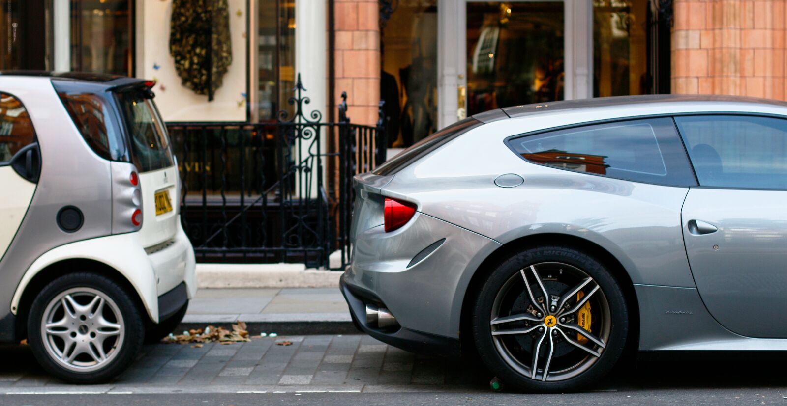 Canon EOS 70D + Canon EF 50mm F1.4 USM sample photo. Ferrari, car, design photography