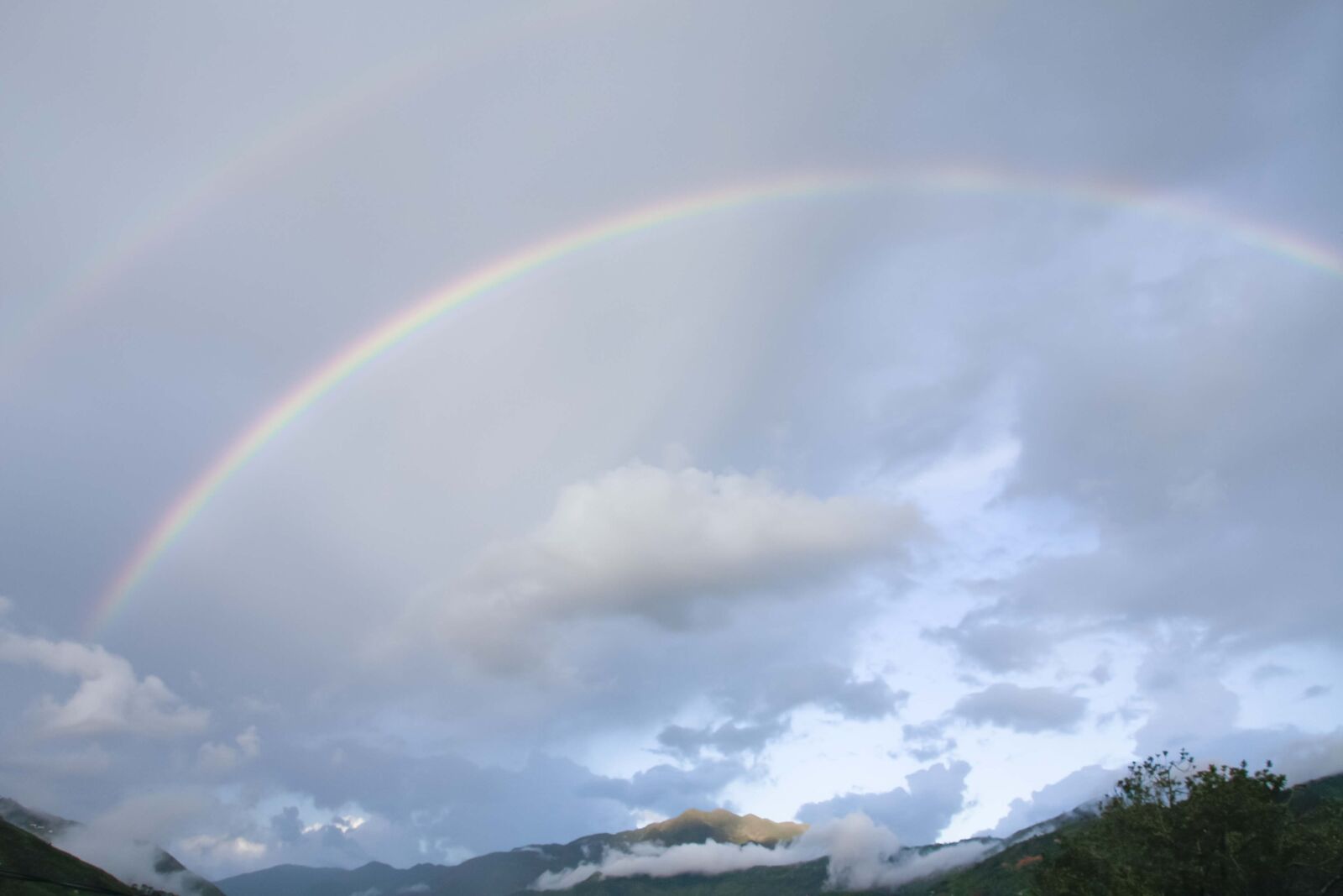 Canon EOS 450D (EOS Rebel XSi / EOS Kiss X2) sample photo. Rainbow, nature, landscape photography