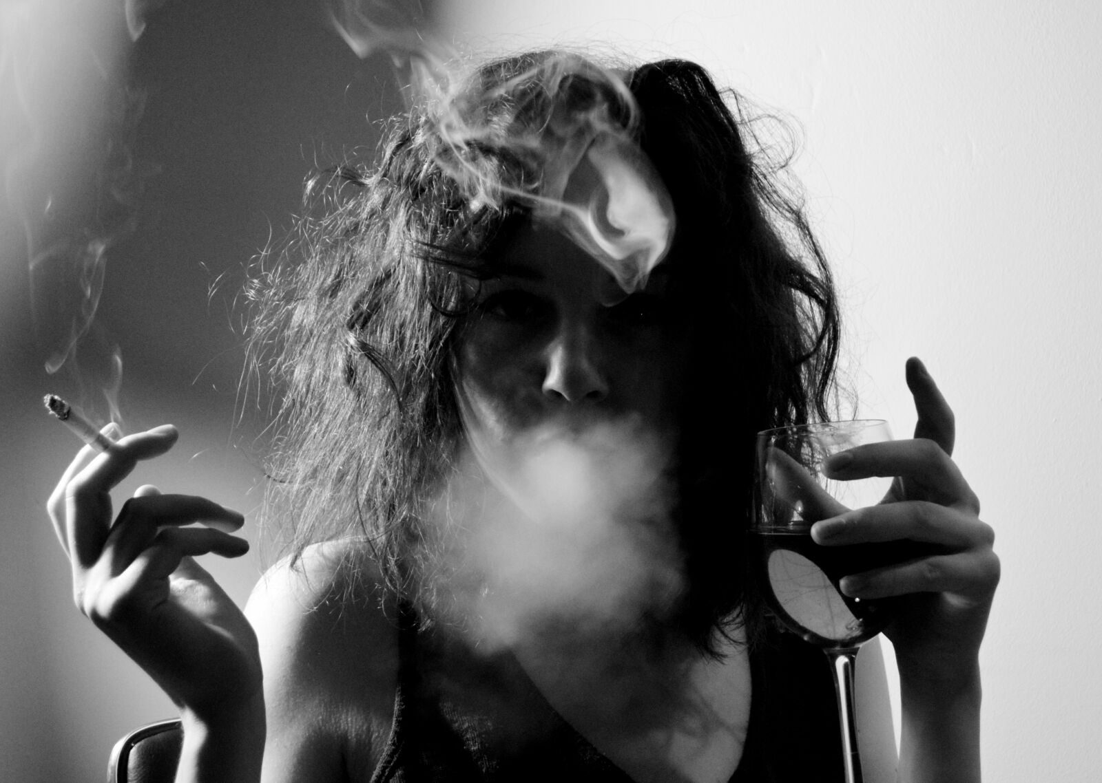 Nikon D3200 sample photo. Smoke, woman, black and photography