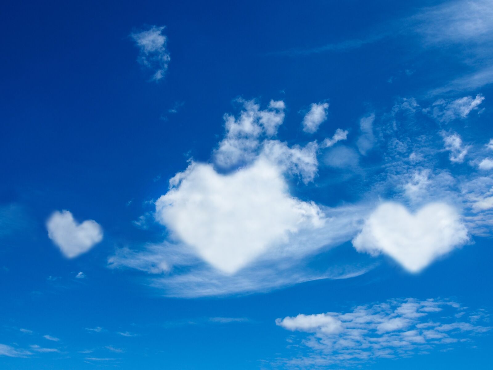 Olympus OM-D E-M5 sample photo. Heart, cloudy, love photography