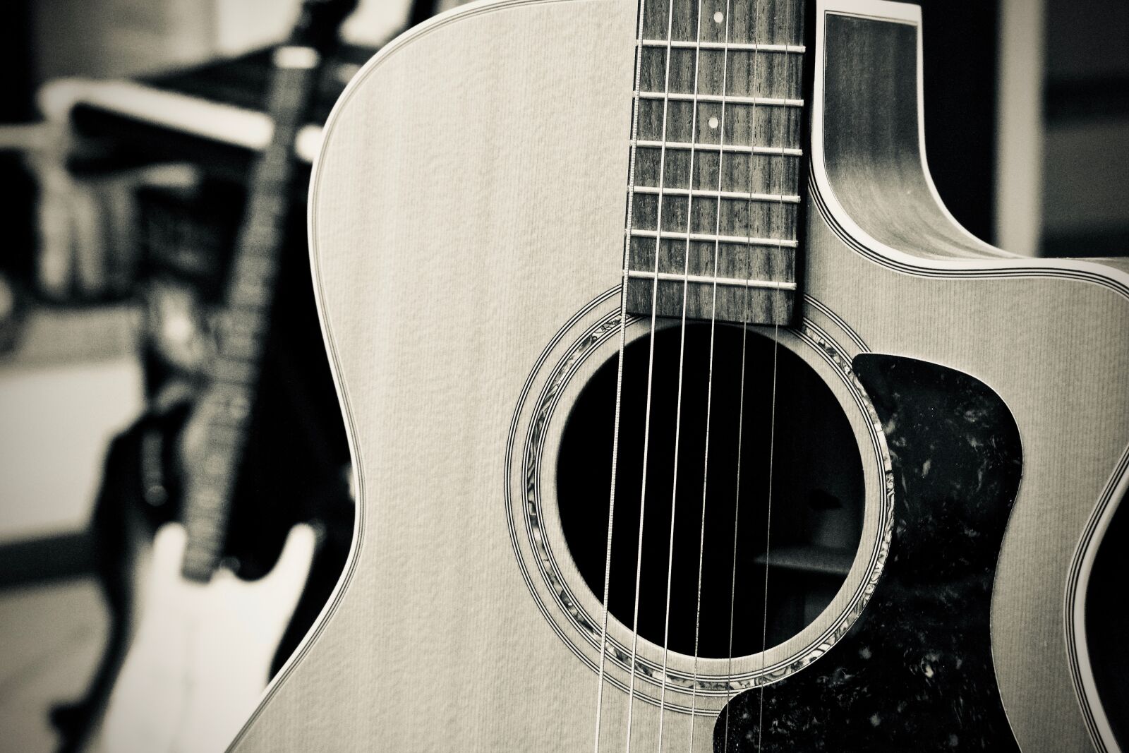 Canon EOS M sample photo. Guitar, music, tool photography