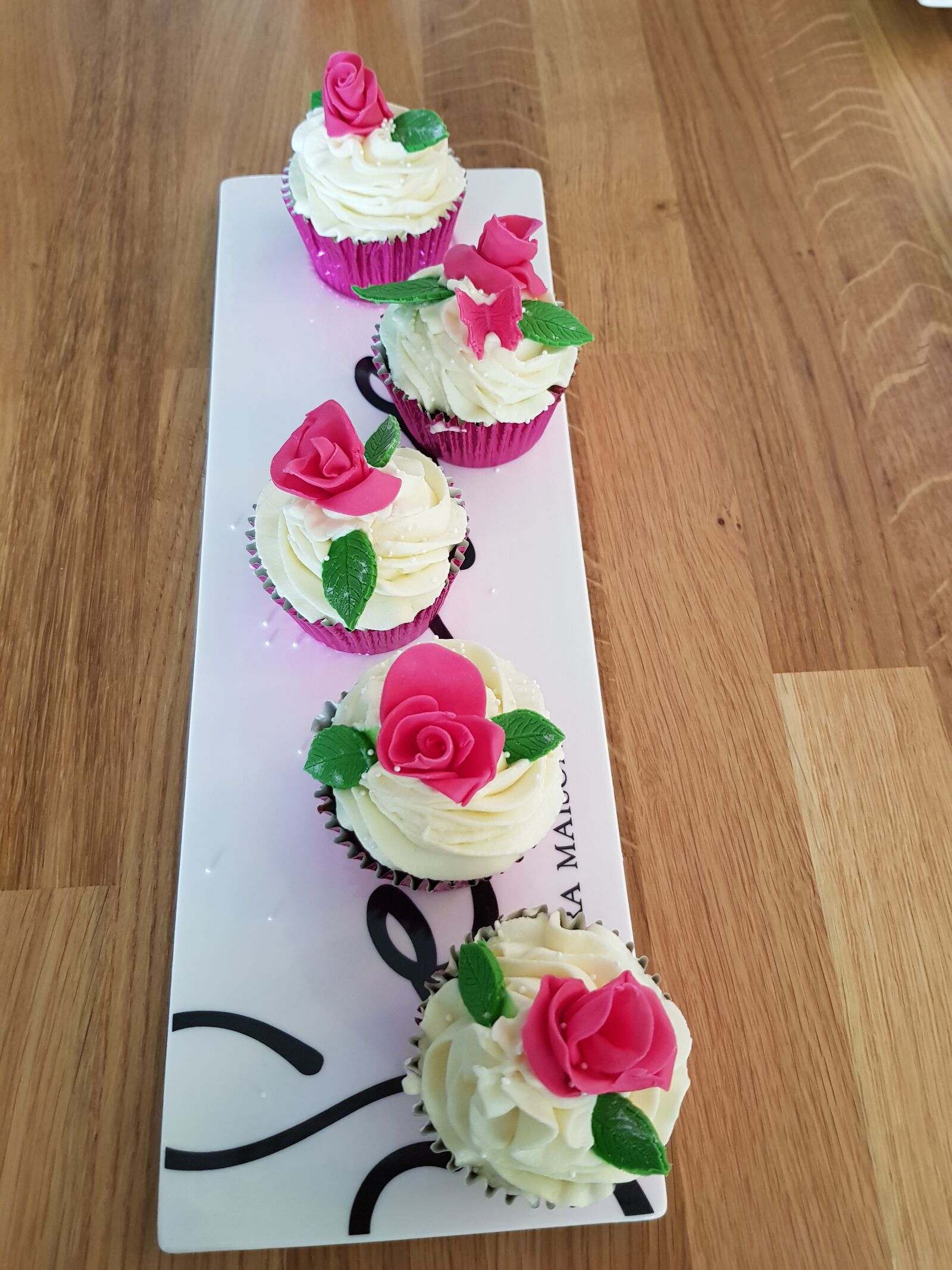 Samsung Galaxy S8 sample photo. Red, velvet, cupcakes photography