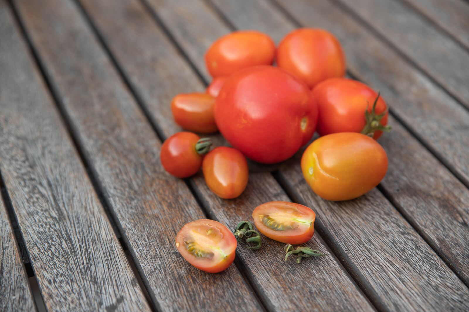 Canon EOS 6D Mark II sample photo. Tomatoes, tomato, food photography