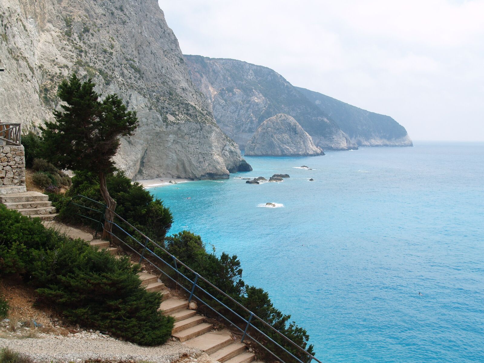 Olympus E-500 (EVOLT E-500) sample photo. Coast, stairs, path photography